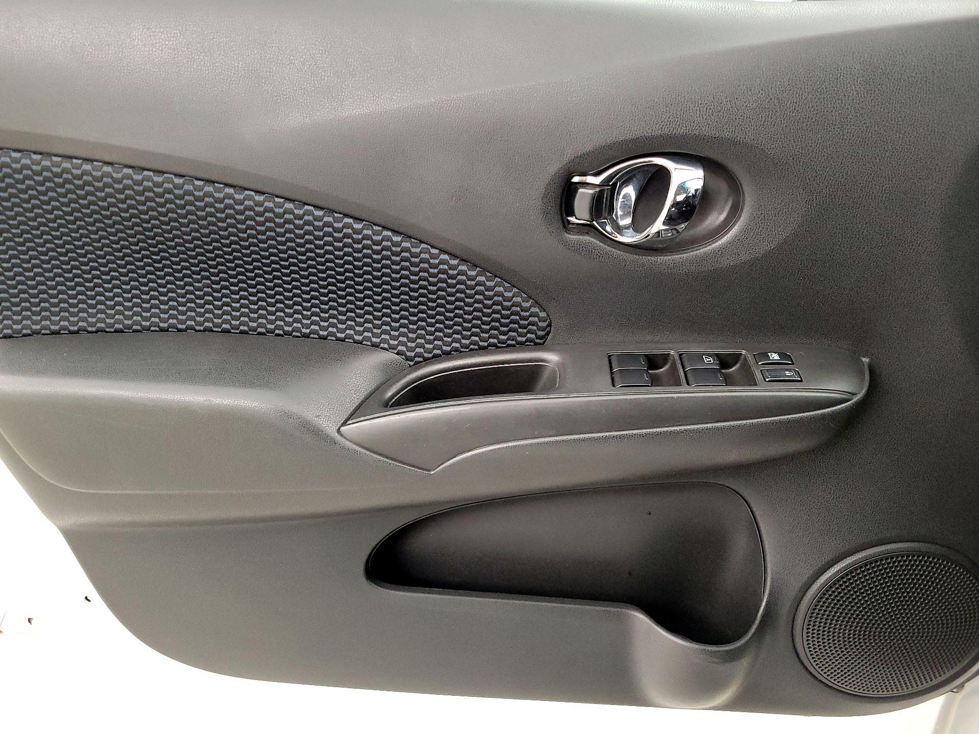 Thumbnail: 2016 Nissan Versa Note - 12