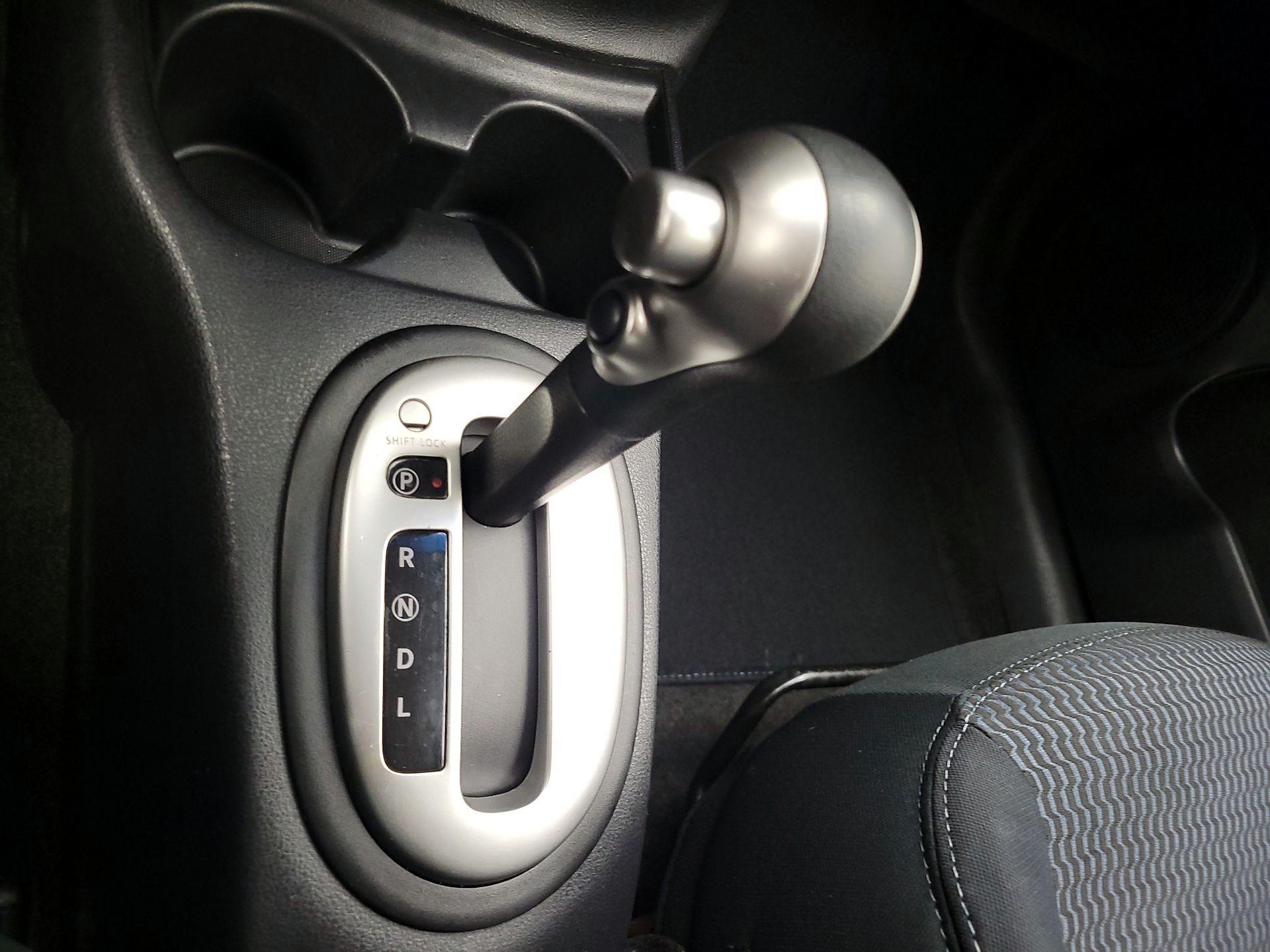 Thumbnail: 2016 Nissan Versa Note - 17