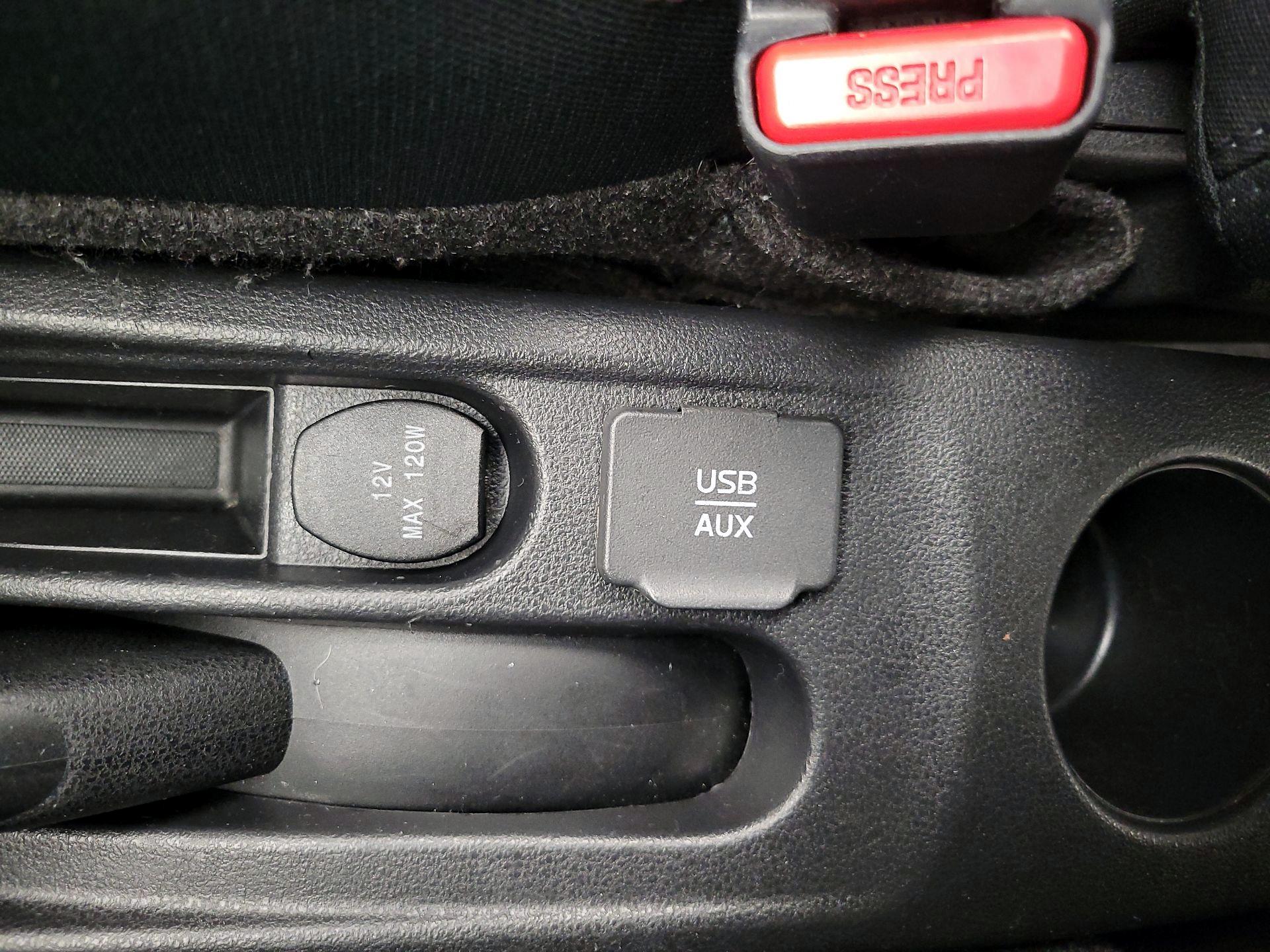 Thumbnail: 2016 Nissan Versa Note - 18
