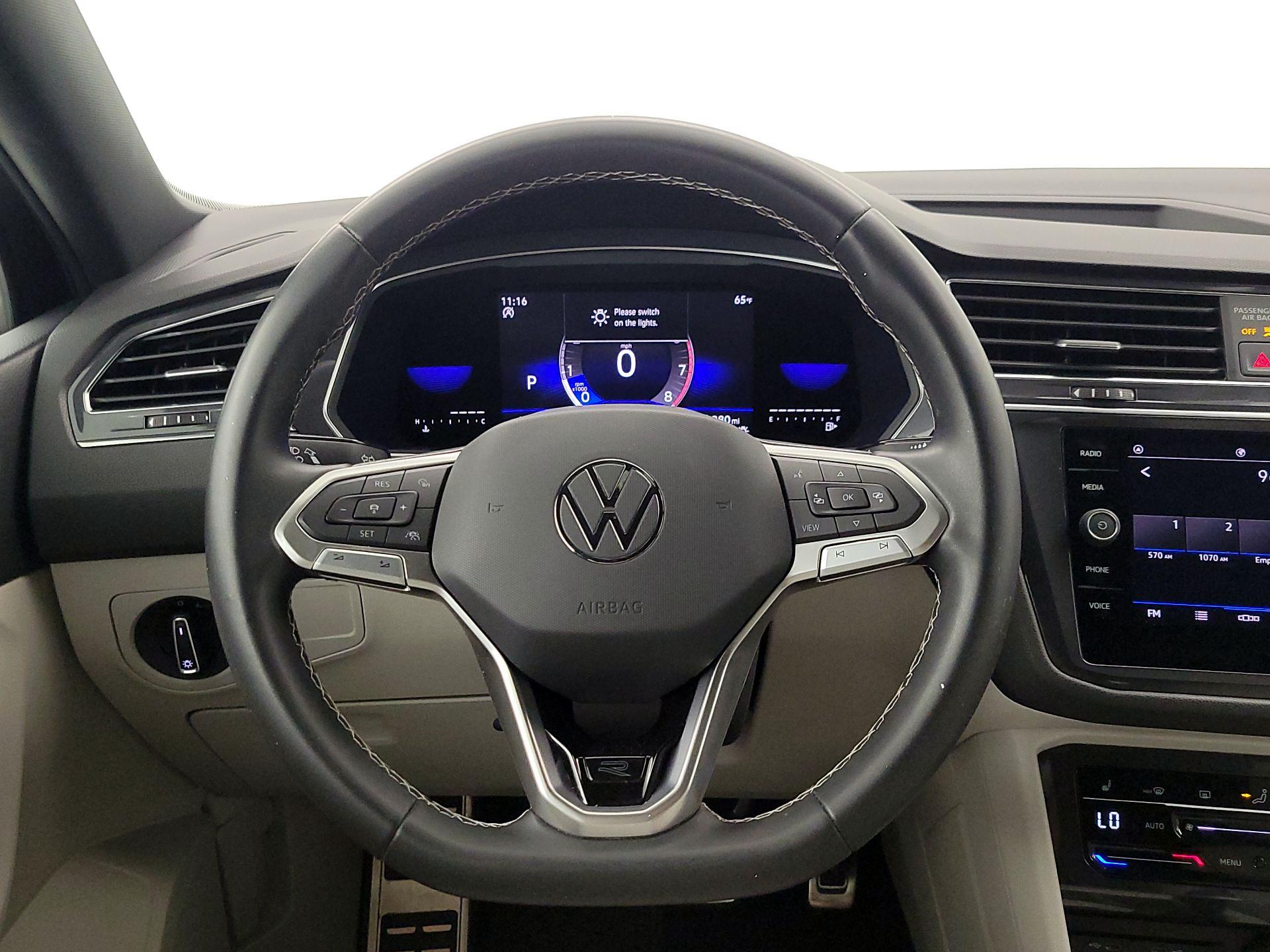 Thumbnail: 2023 Volkswagen Tiguan - 10