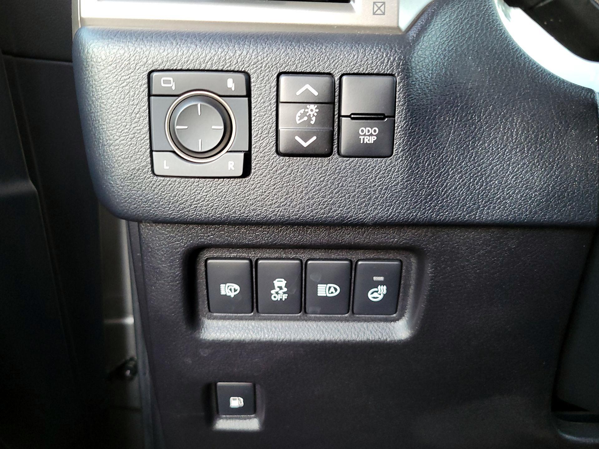 Thumbnail: 2021 Lexus GX - 11