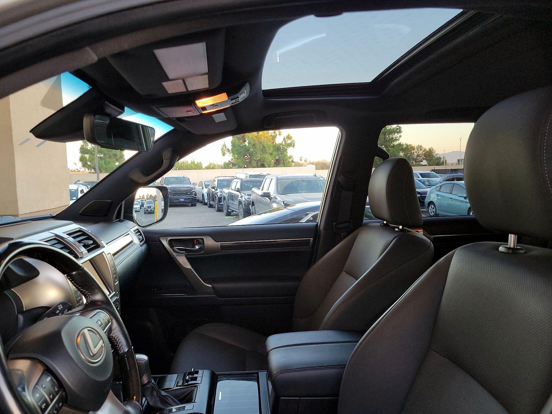 Thumbnail: 2021 Lexus GX - 18