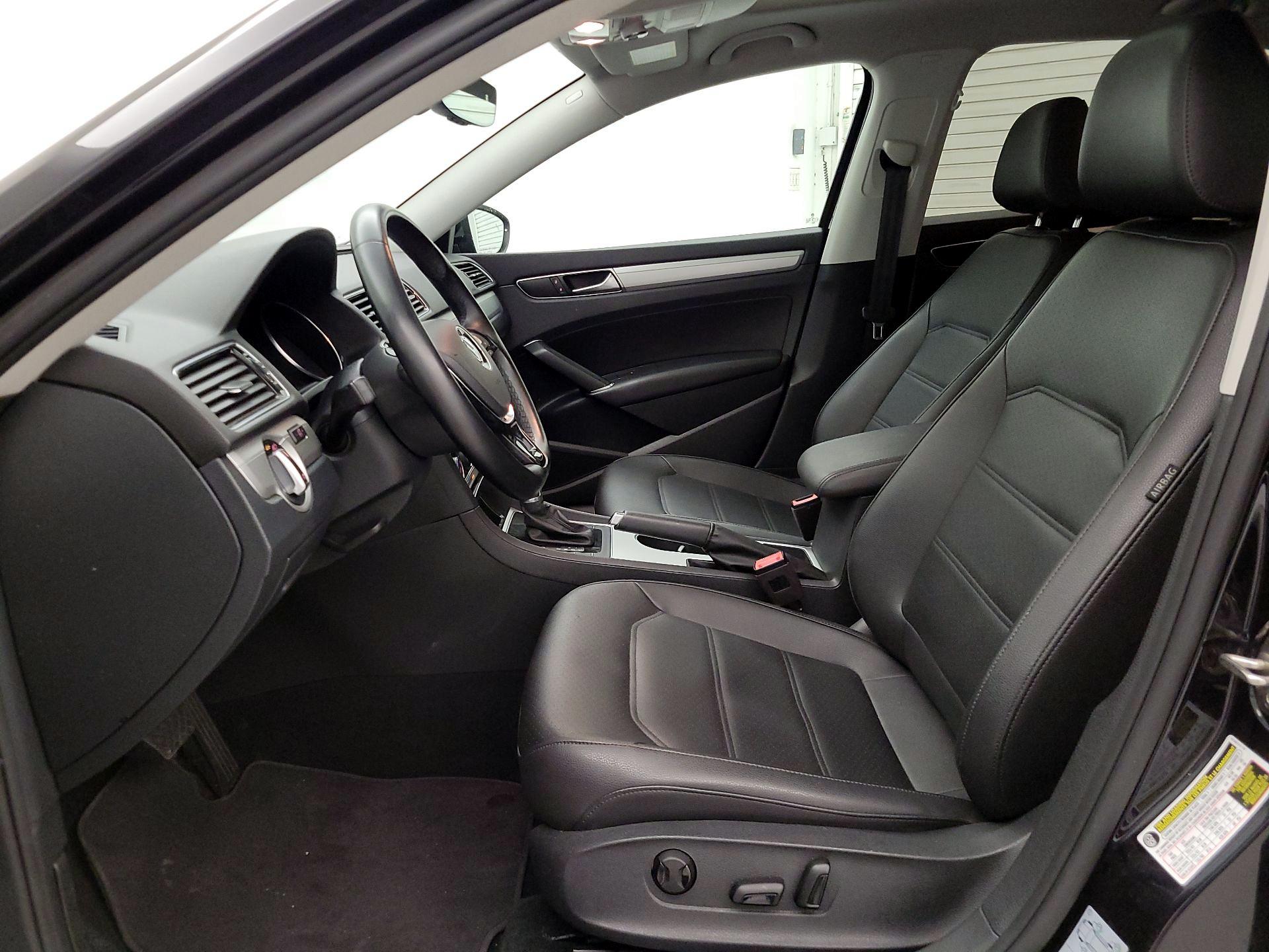 Thumbnail: 2019 Volkswagen Passat - 11