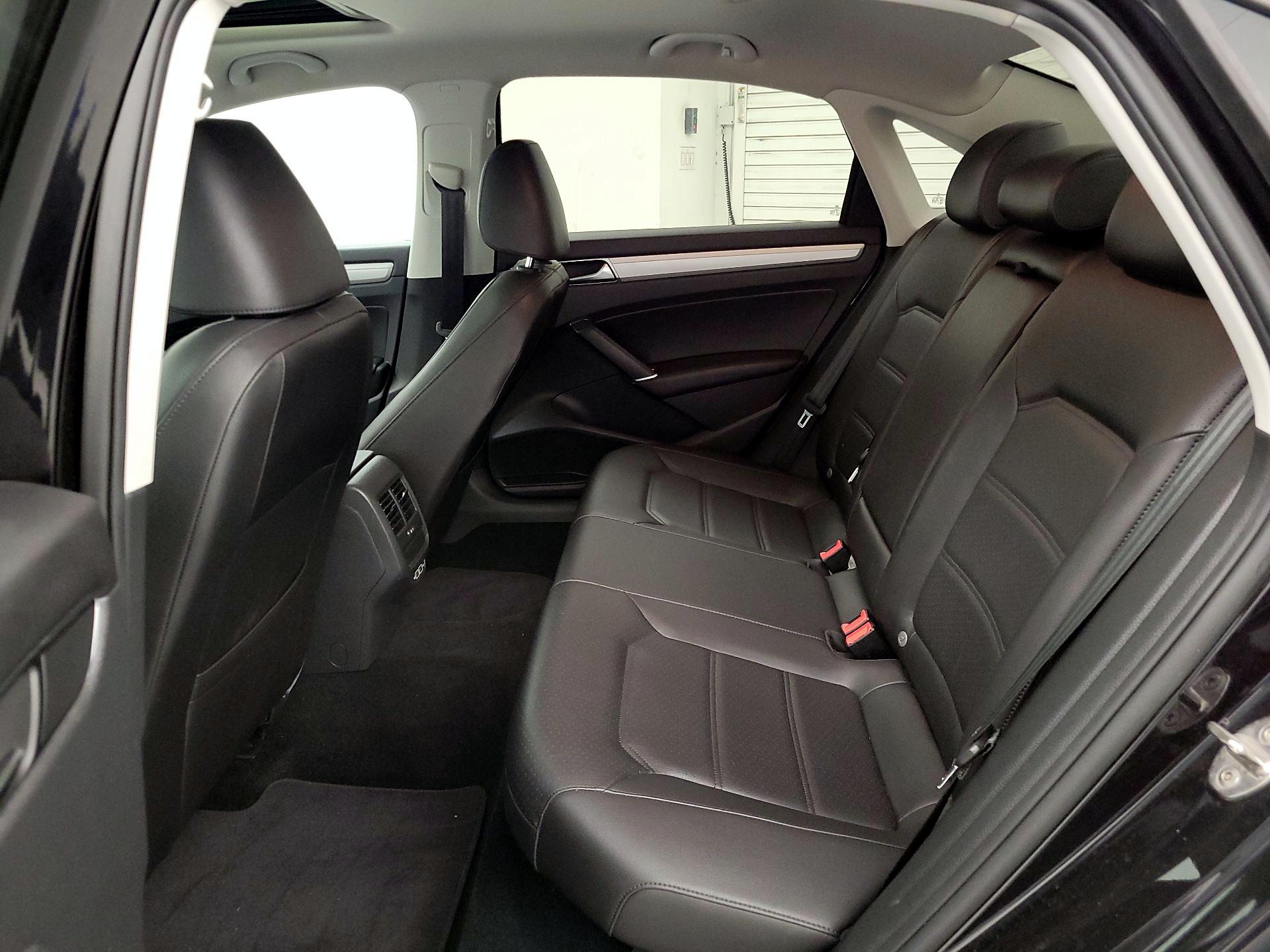 Thumbnail: 2019 Volkswagen Passat - 20