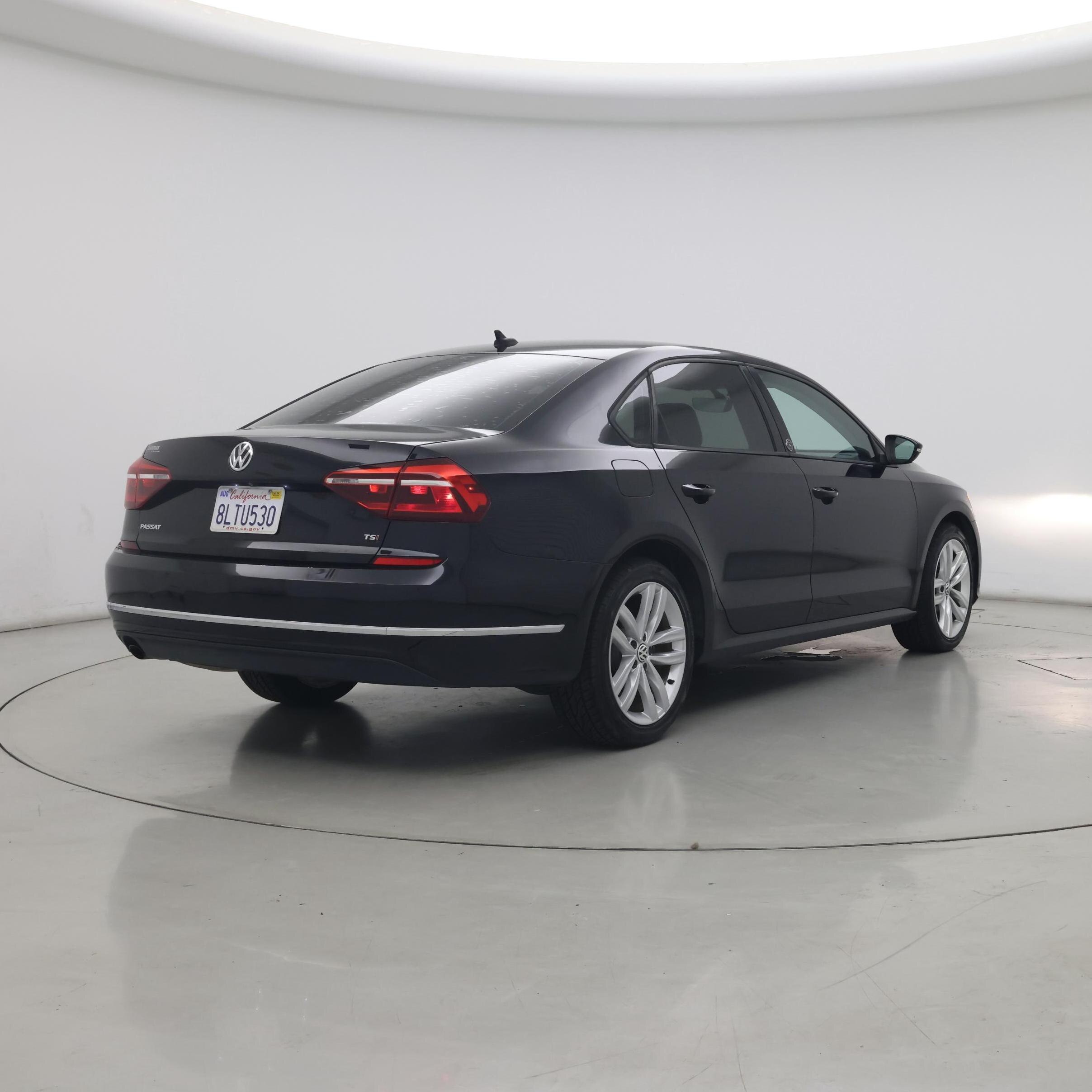 Thumbnail: 2019 Volkswagen Passat - 8