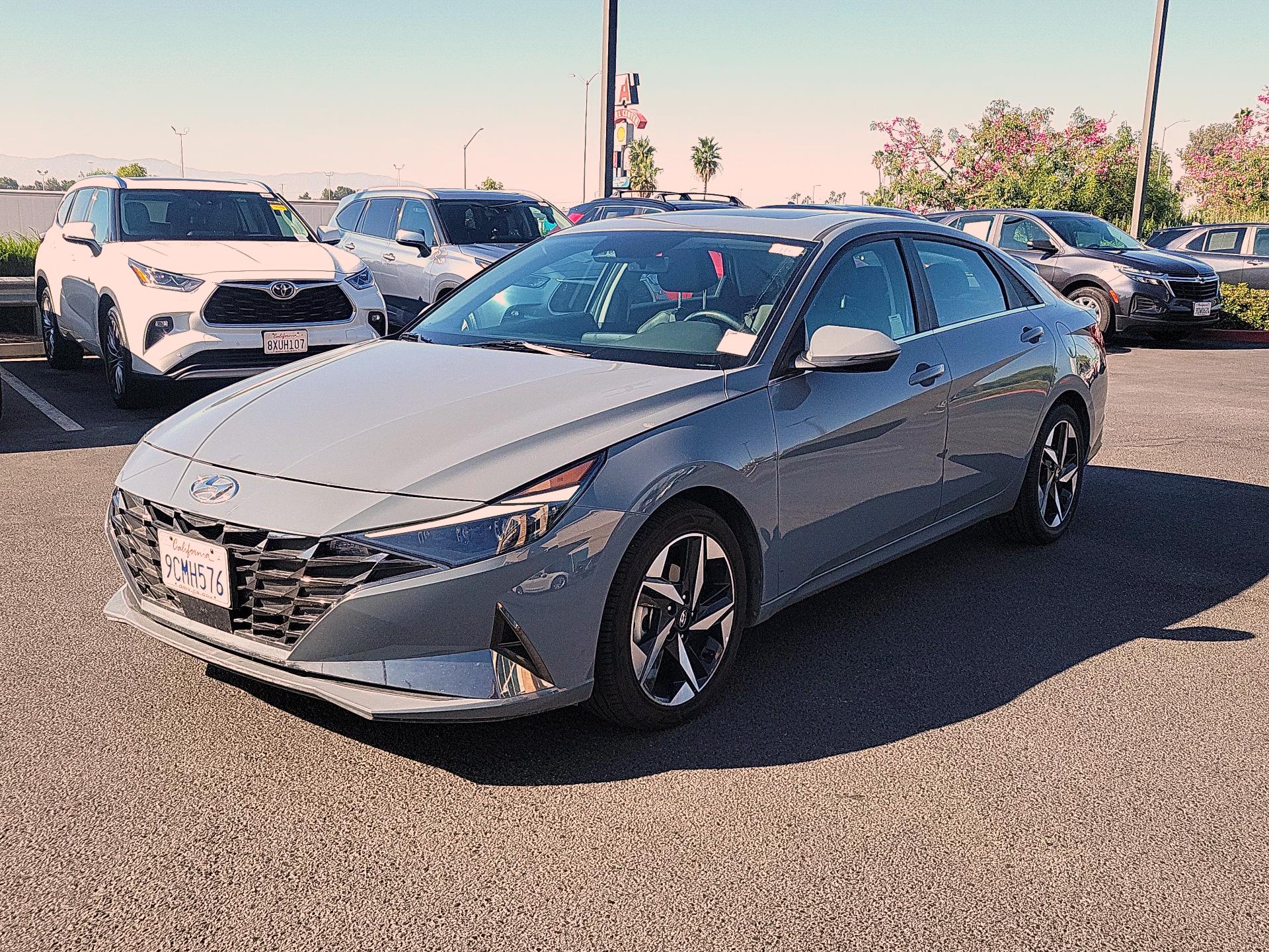 Thumbnail: 2023 Hyundai Elantra - 3