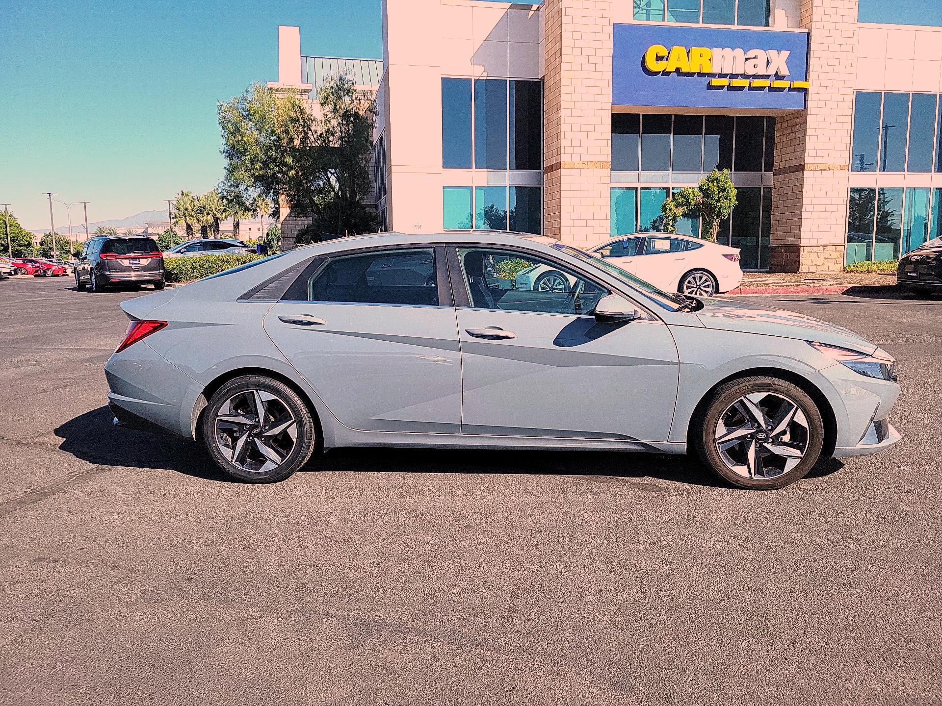 Thumbnail: 2023 Hyundai Elantra - 4
