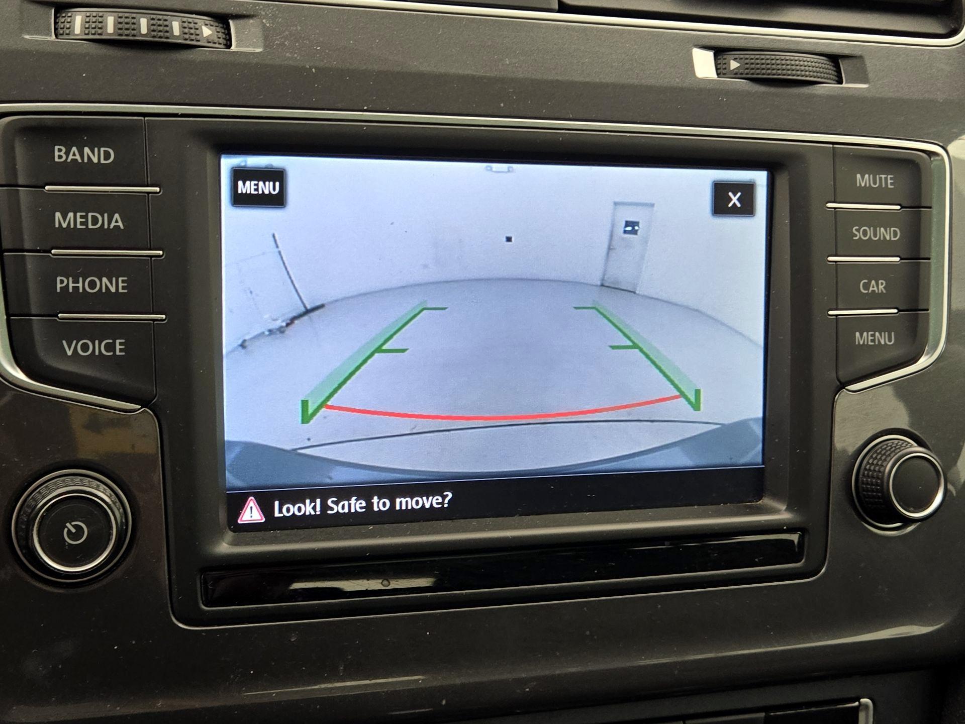 Thumbnail: 2017 Volkswagen Golf - 14