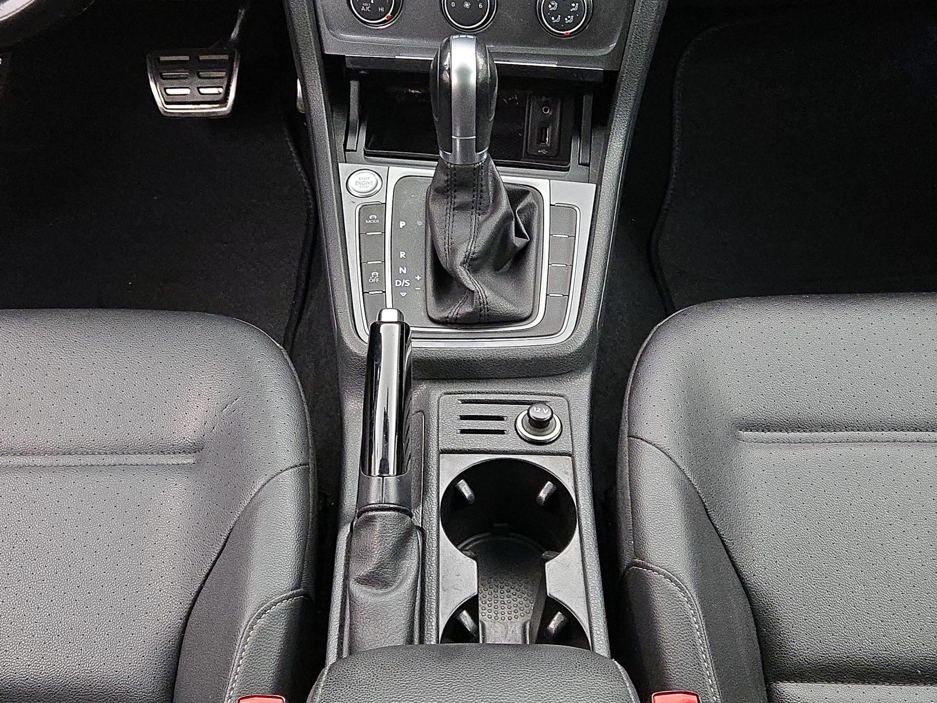 Thumbnail: 2017 Volkswagen Golf - 17