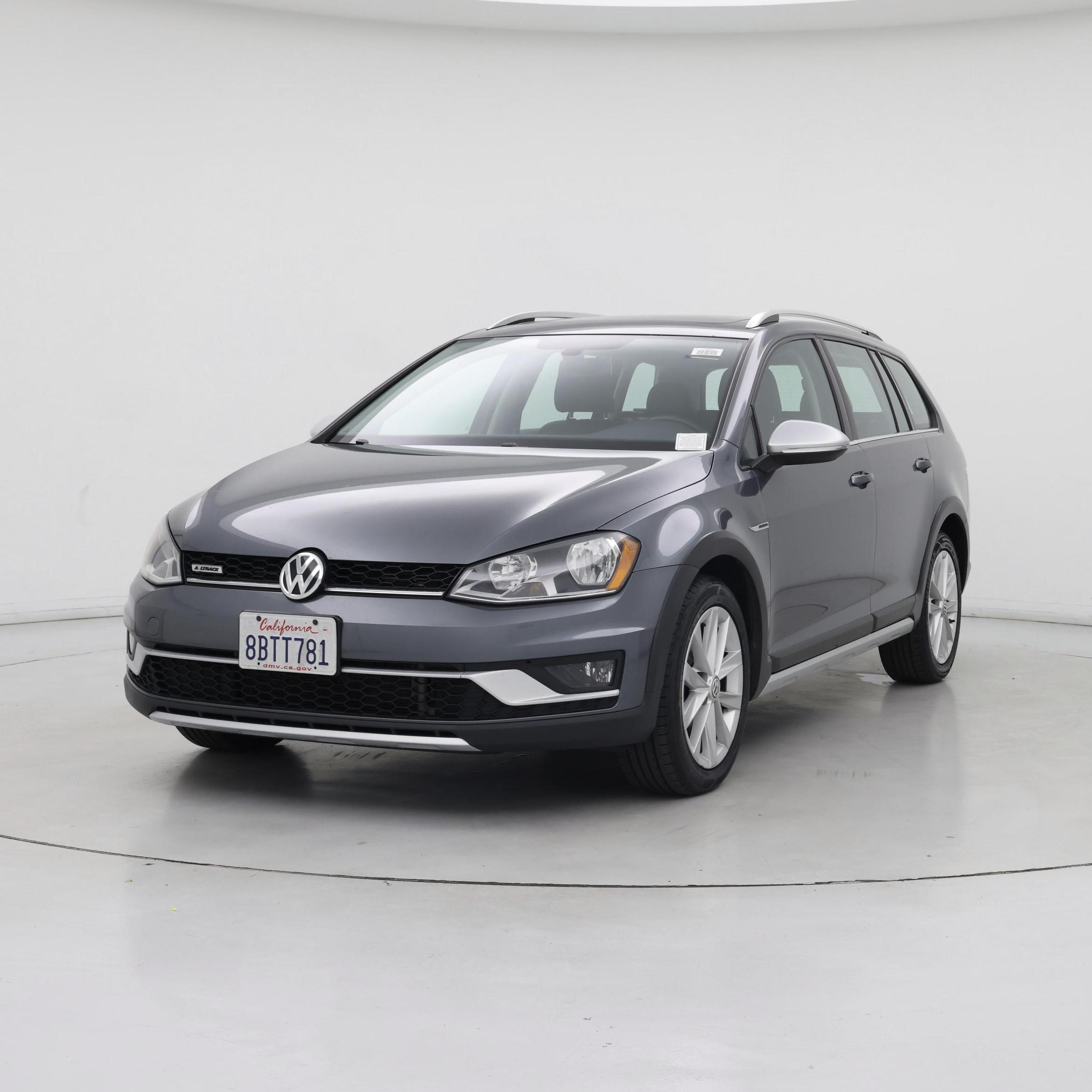 Thumbnail: 2017 Volkswagen Golf - 4