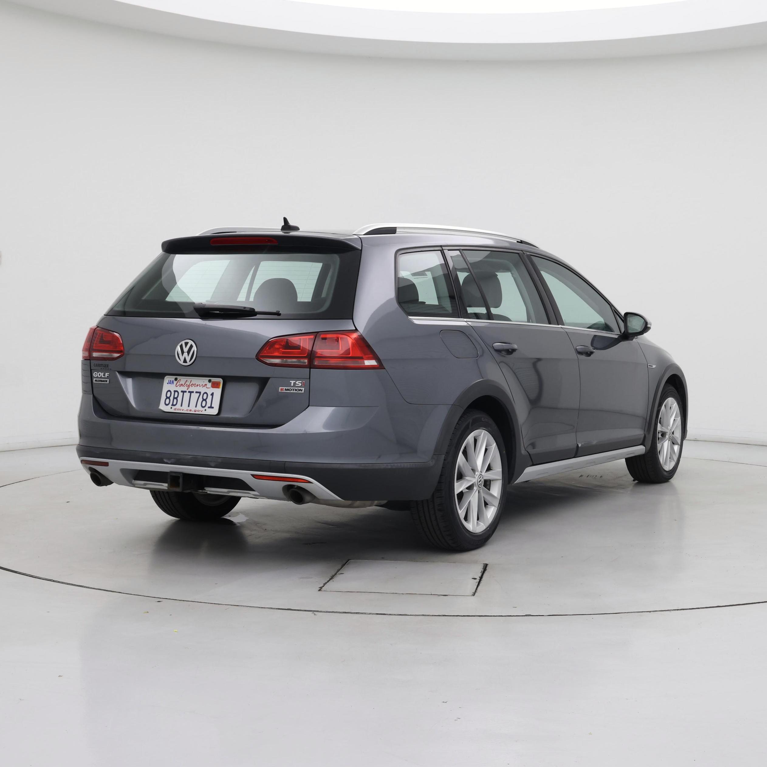 Thumbnail: 2017 Volkswagen Golf - 8