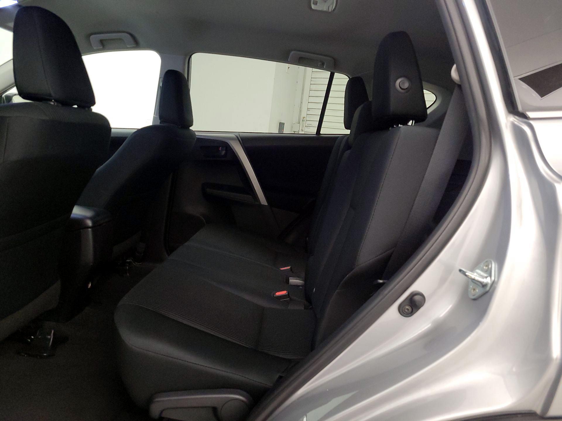 Thumbnail: 2016 Toyota RAV4 - 19