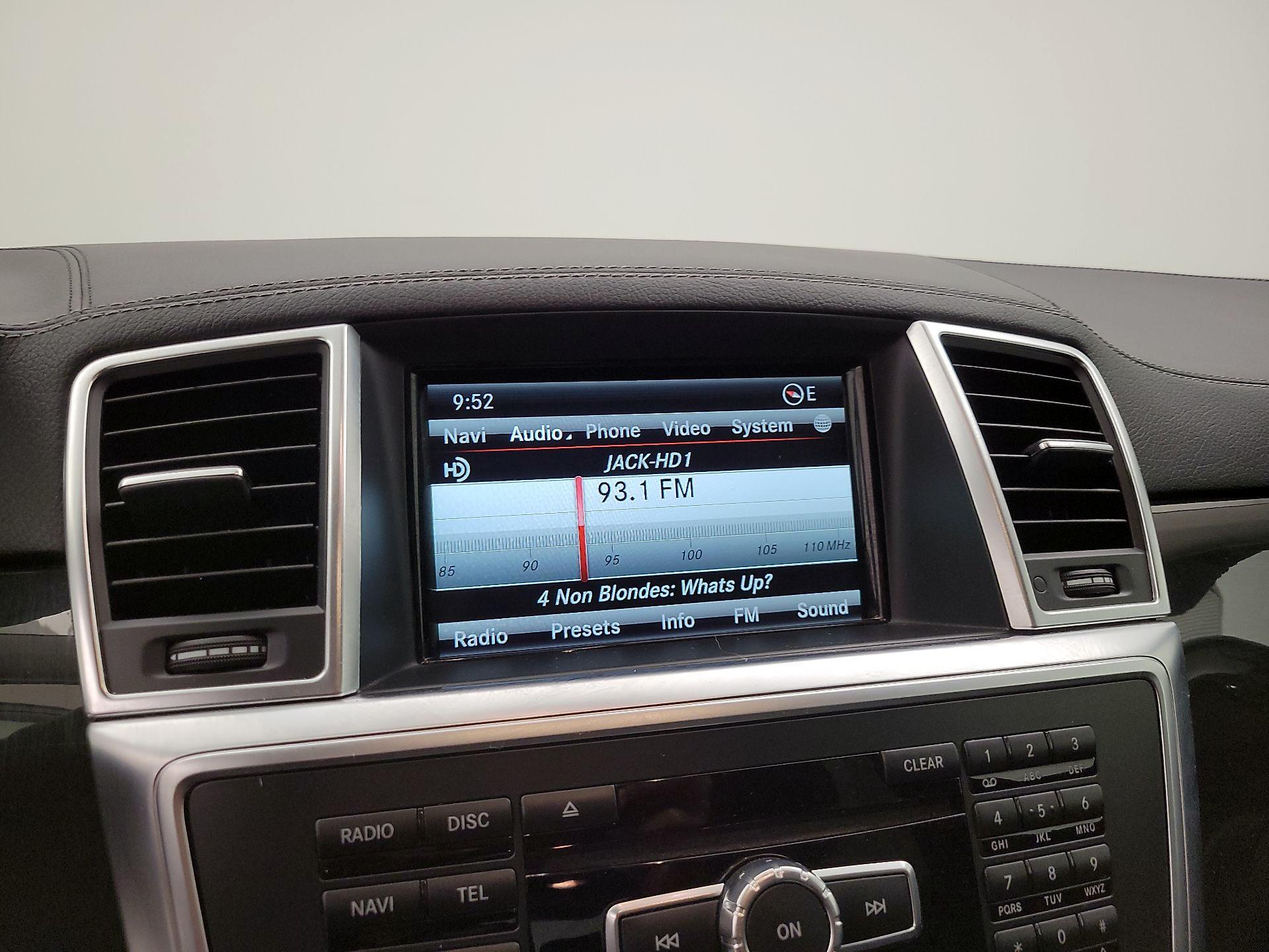 Thumbnail: 2016 Mercedes-Benz GL-Class - 16