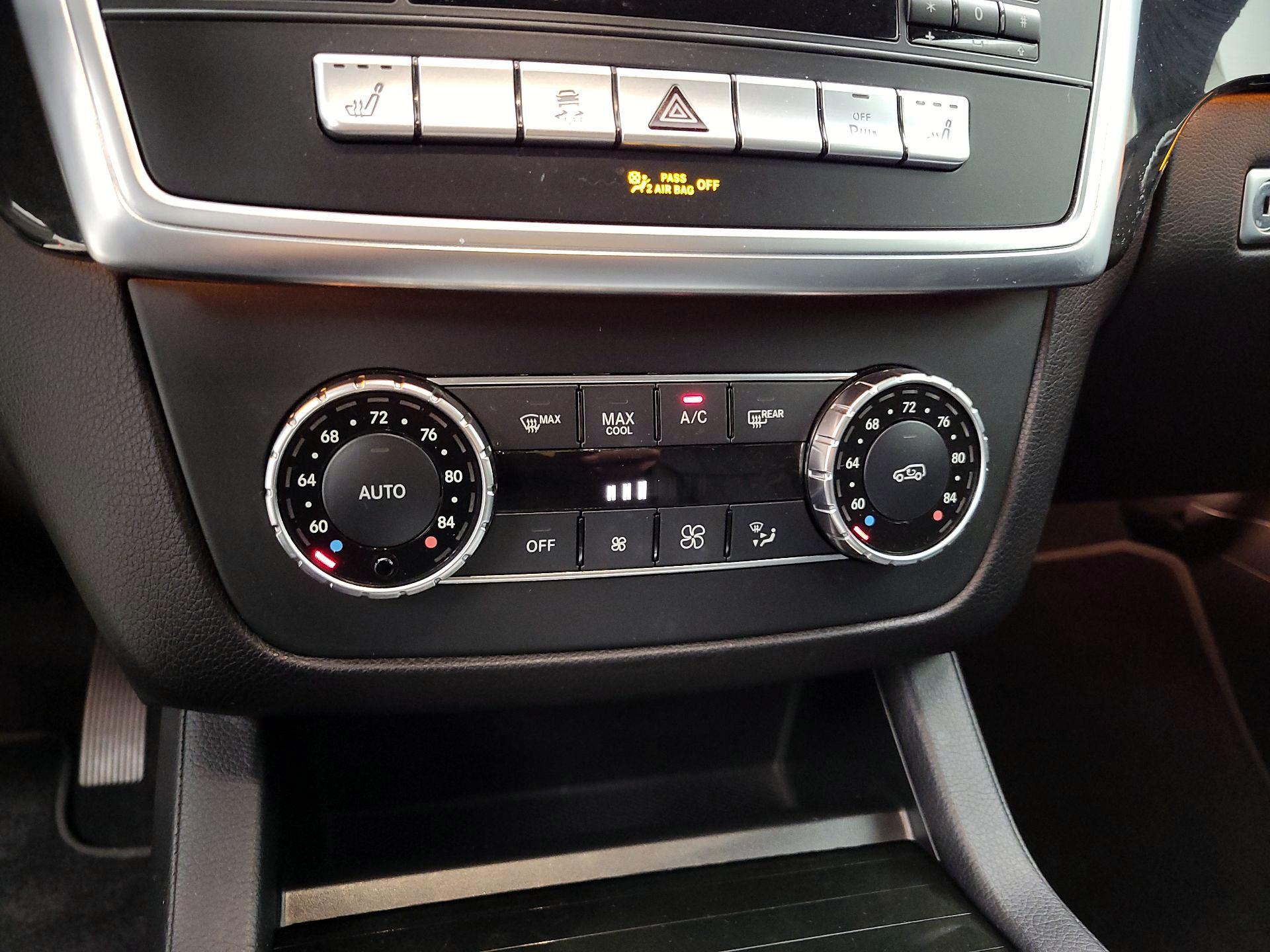 Thumbnail: 2016 Mercedes-Benz GL-Class - 17