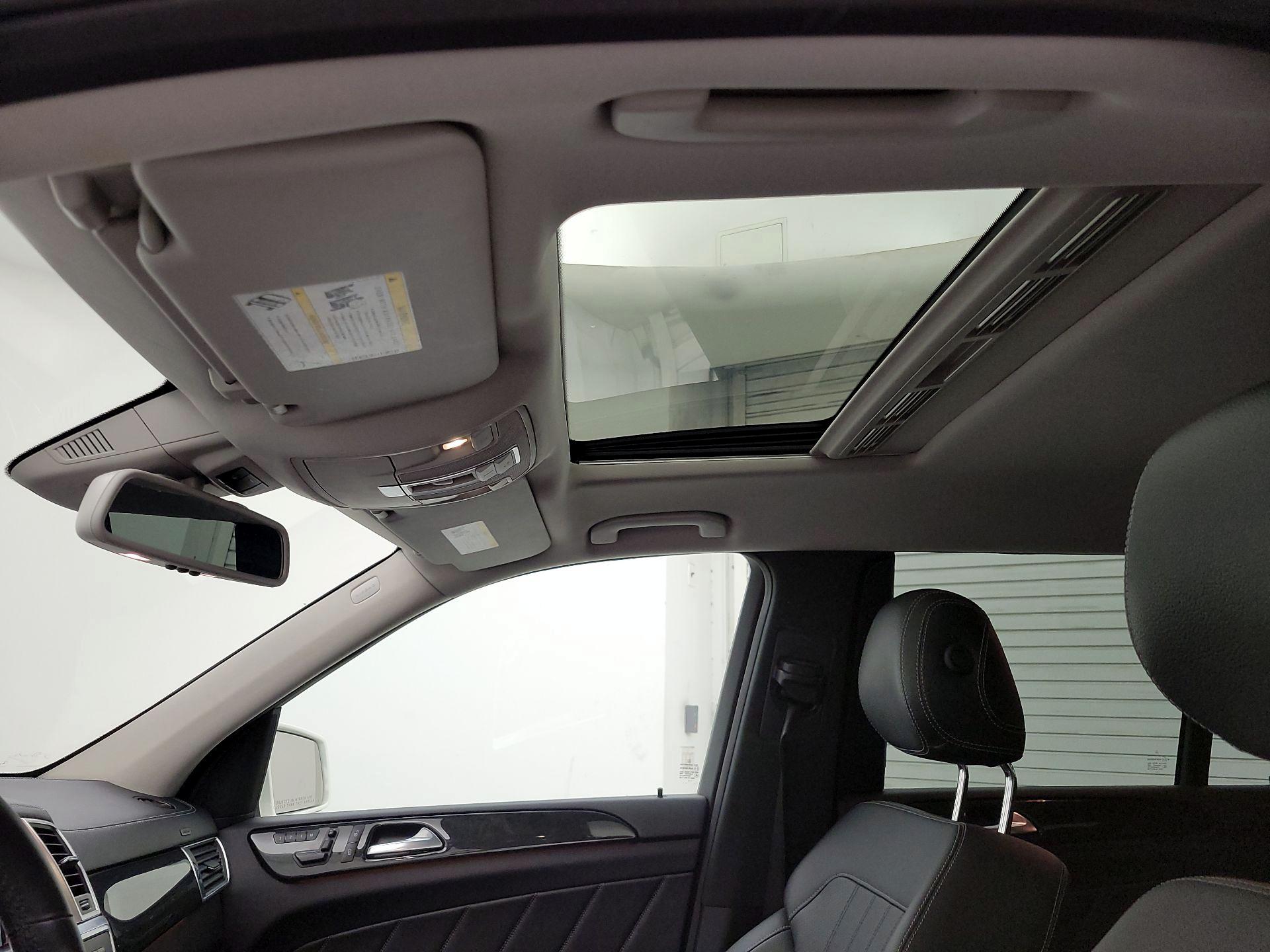 Thumbnail: 2016 Mercedes-Benz GL-Class - 20