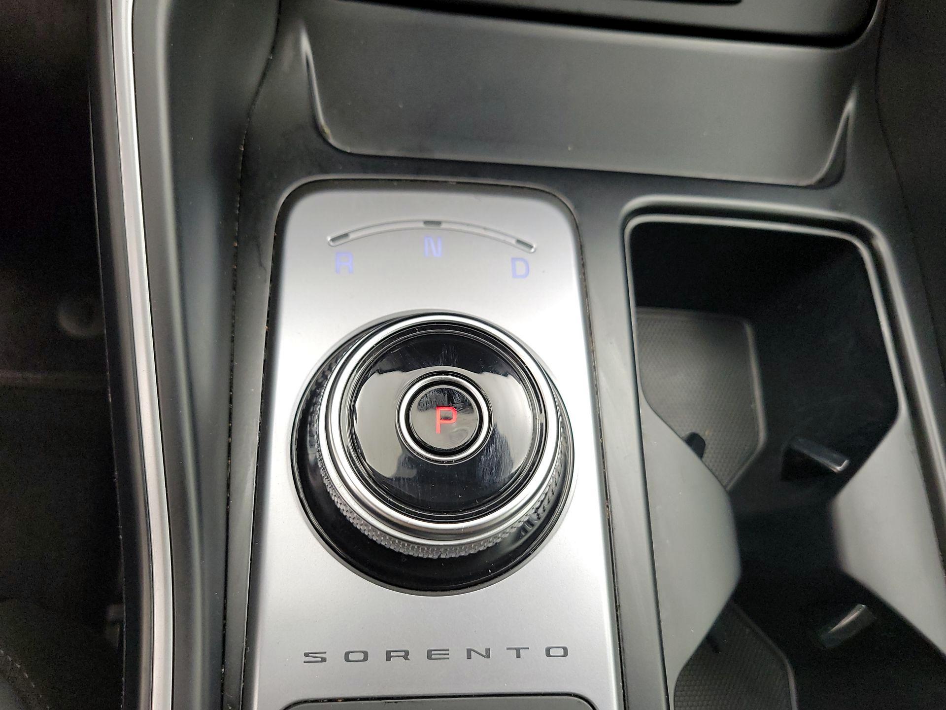 Thumbnail: 2022 Kia Sorento - 18