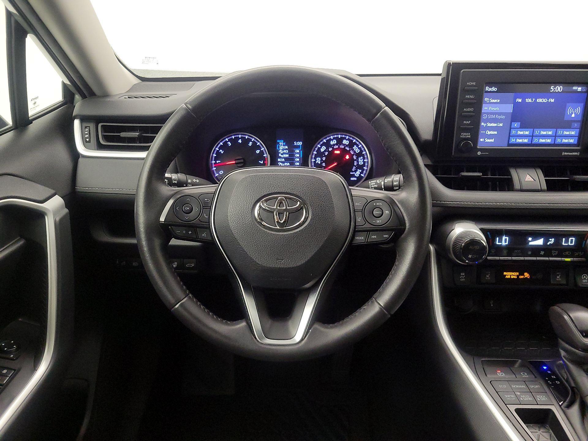 Thumbnail: 2021 Toyota RAV4 - 10