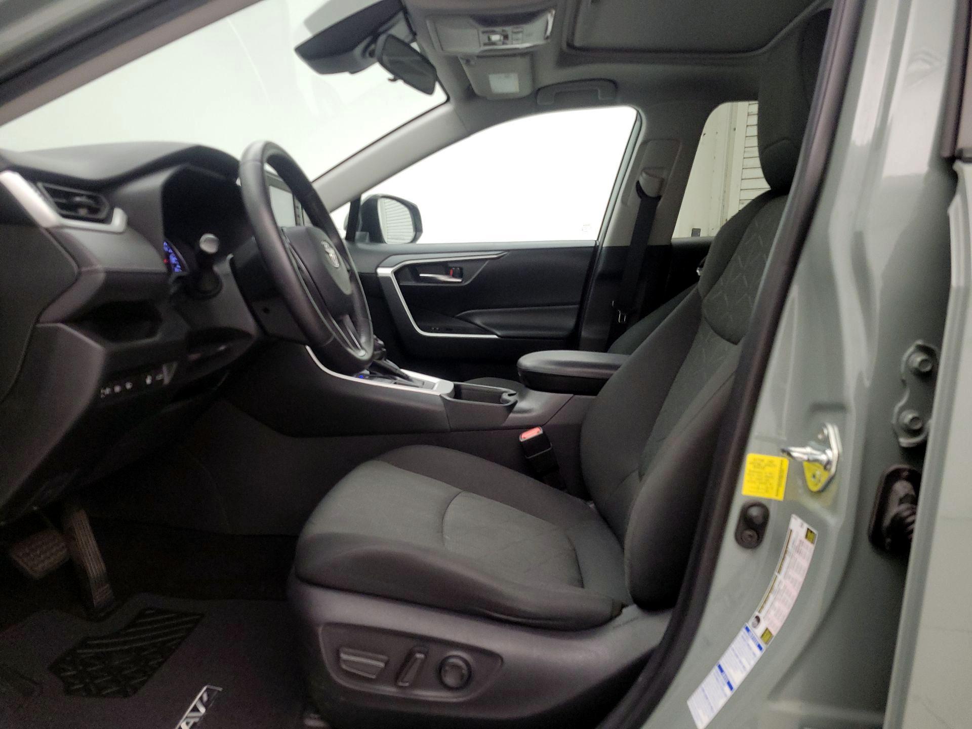 Thumbnail: 2021 Toyota RAV4 - 11