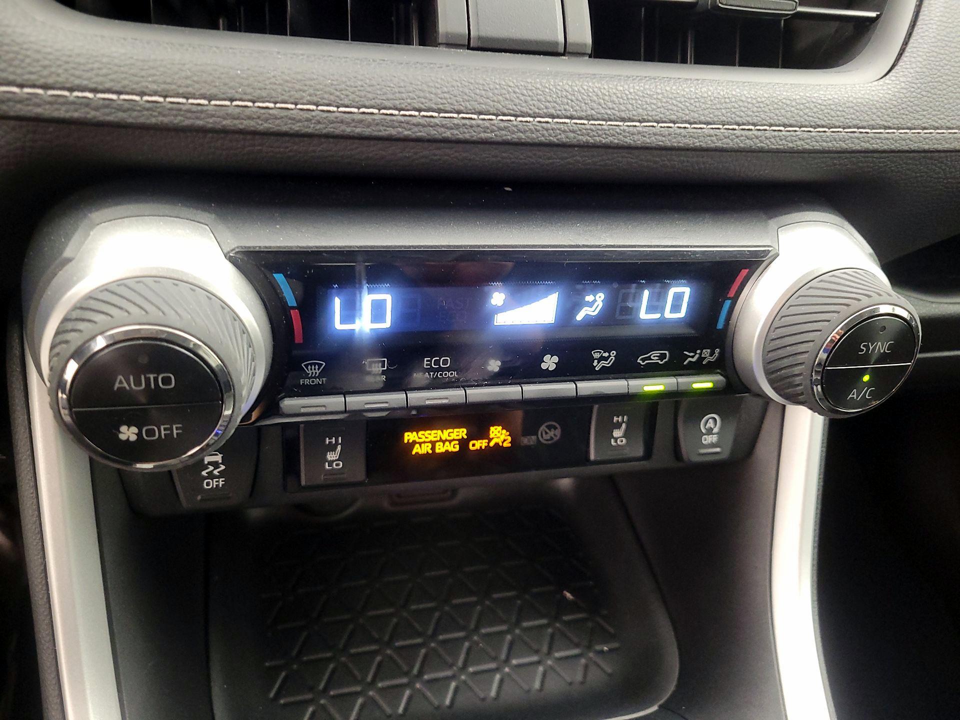 Thumbnail: 2021 Toyota RAV4 - 16