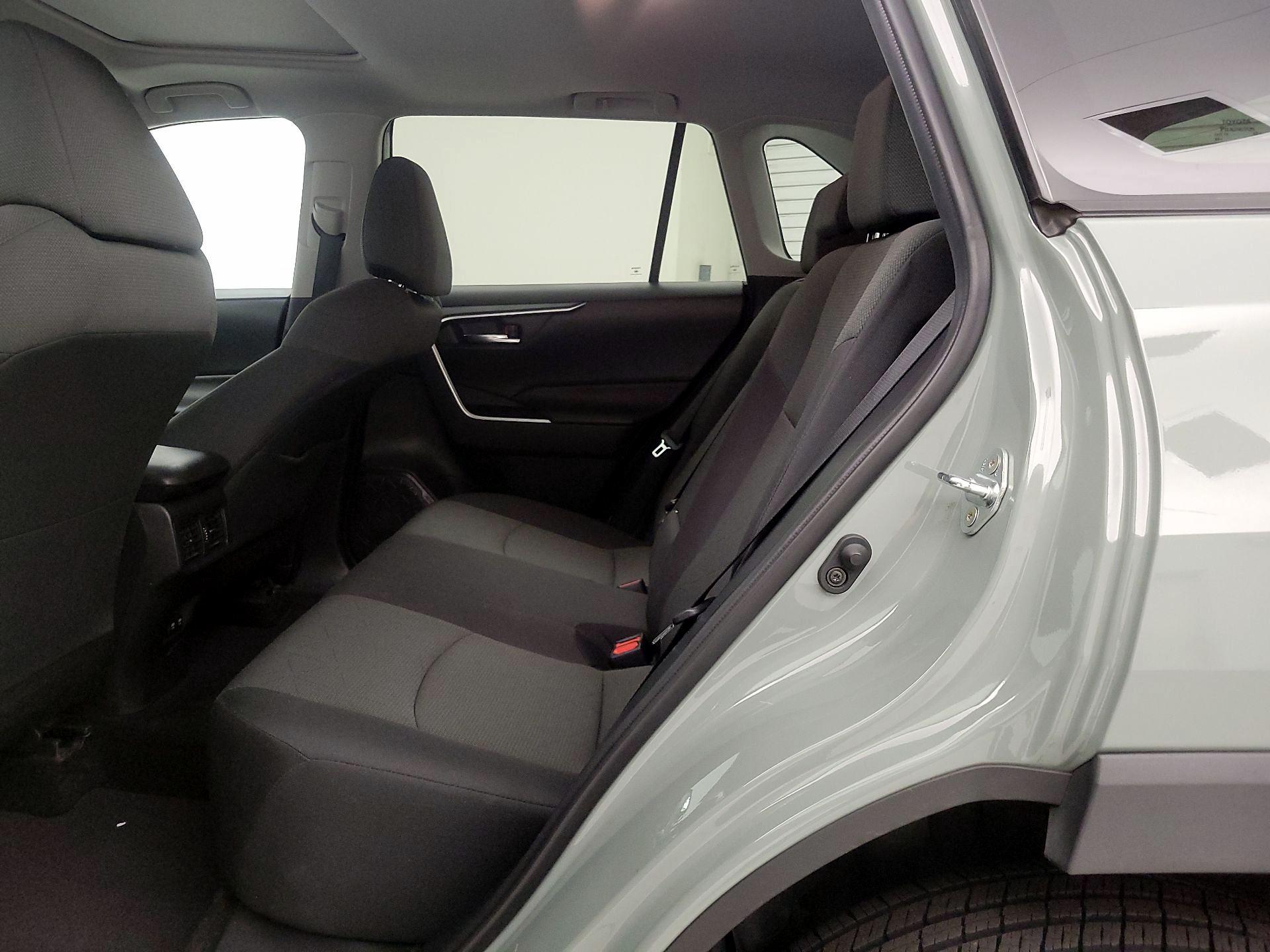 Thumbnail: 2021 Toyota RAV4 - 19