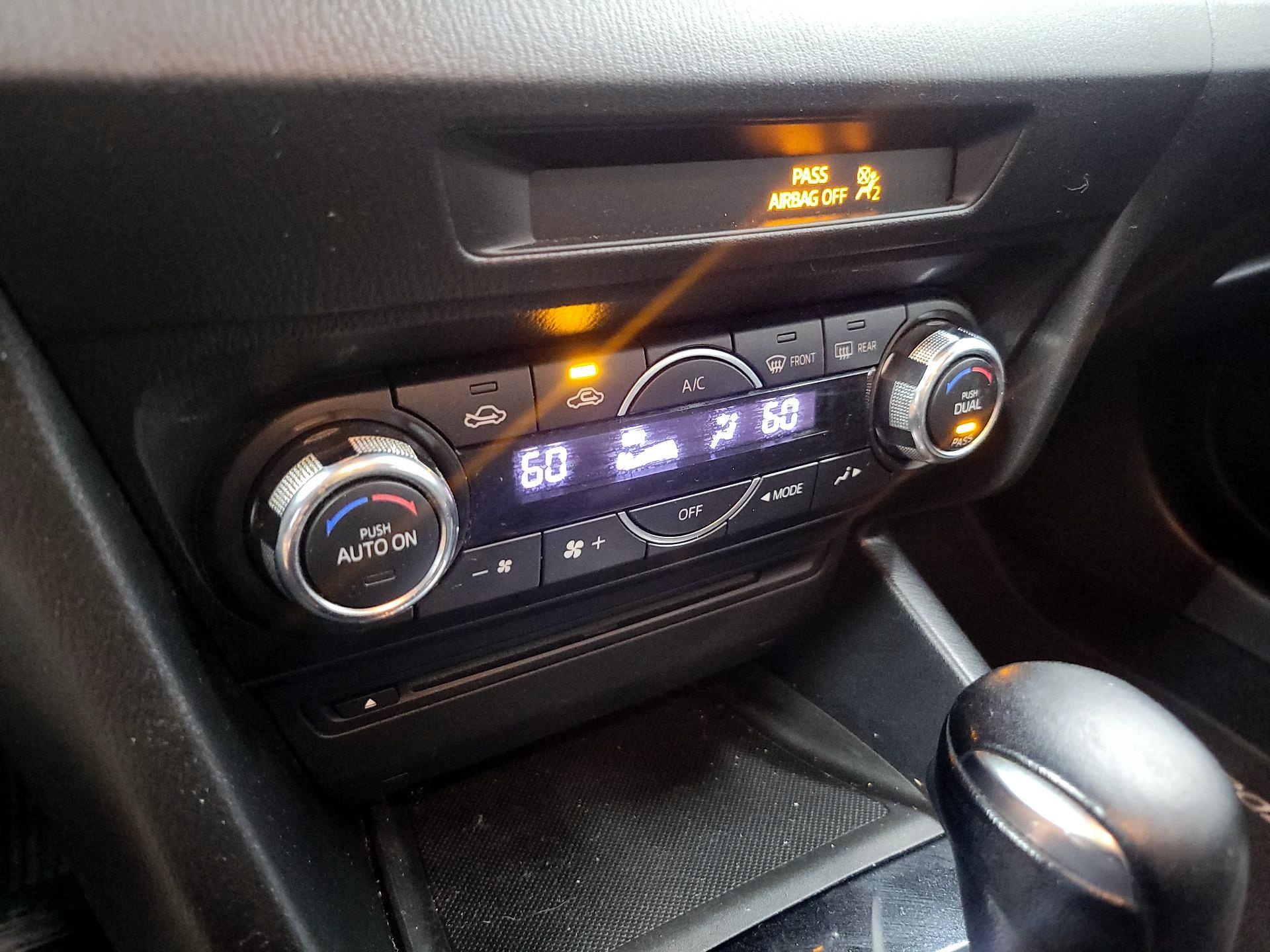 Thumbnail: 2014 Mazda Mazda3 - 16