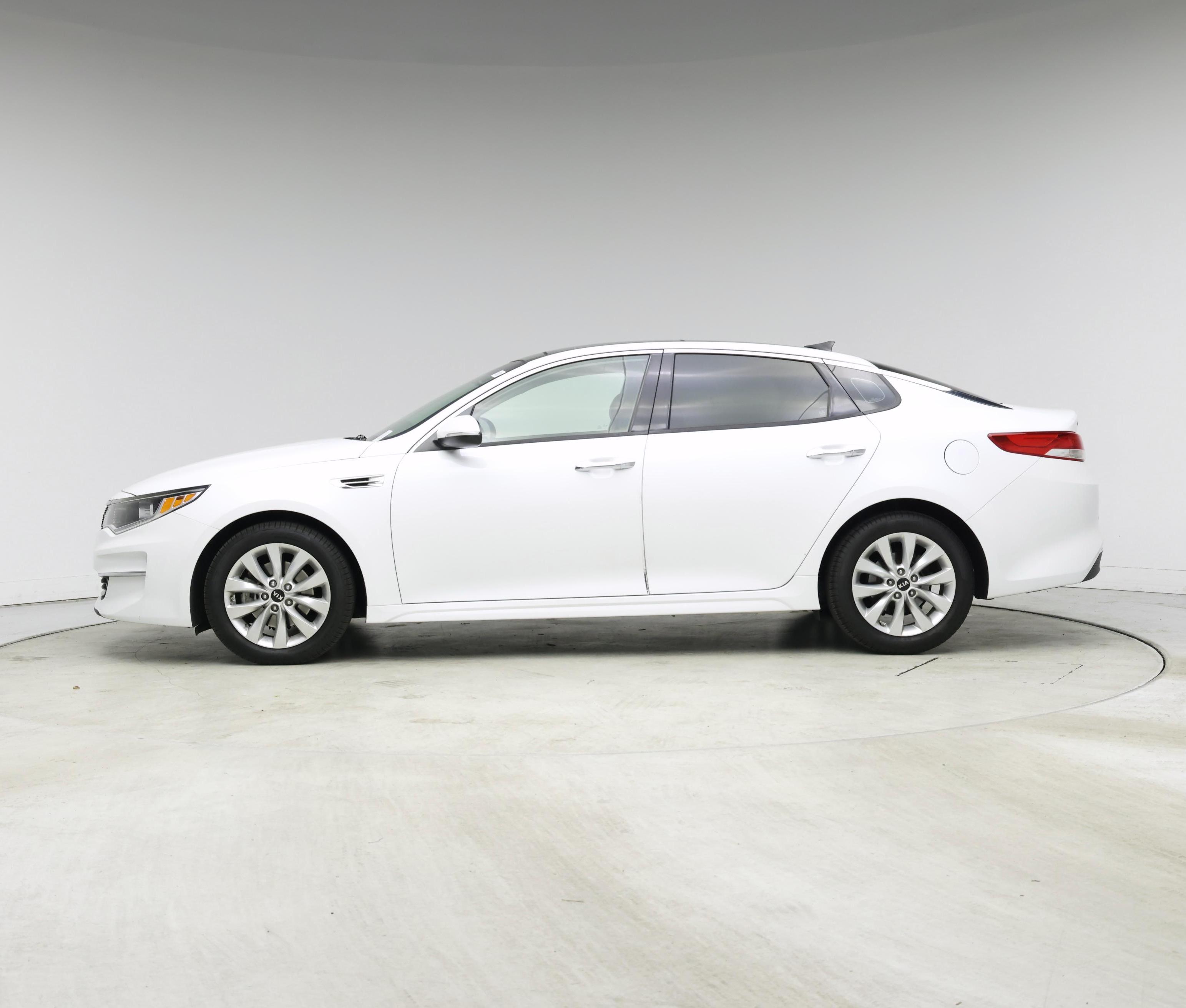 Thumbnail: 2018 Kia Optima - 3