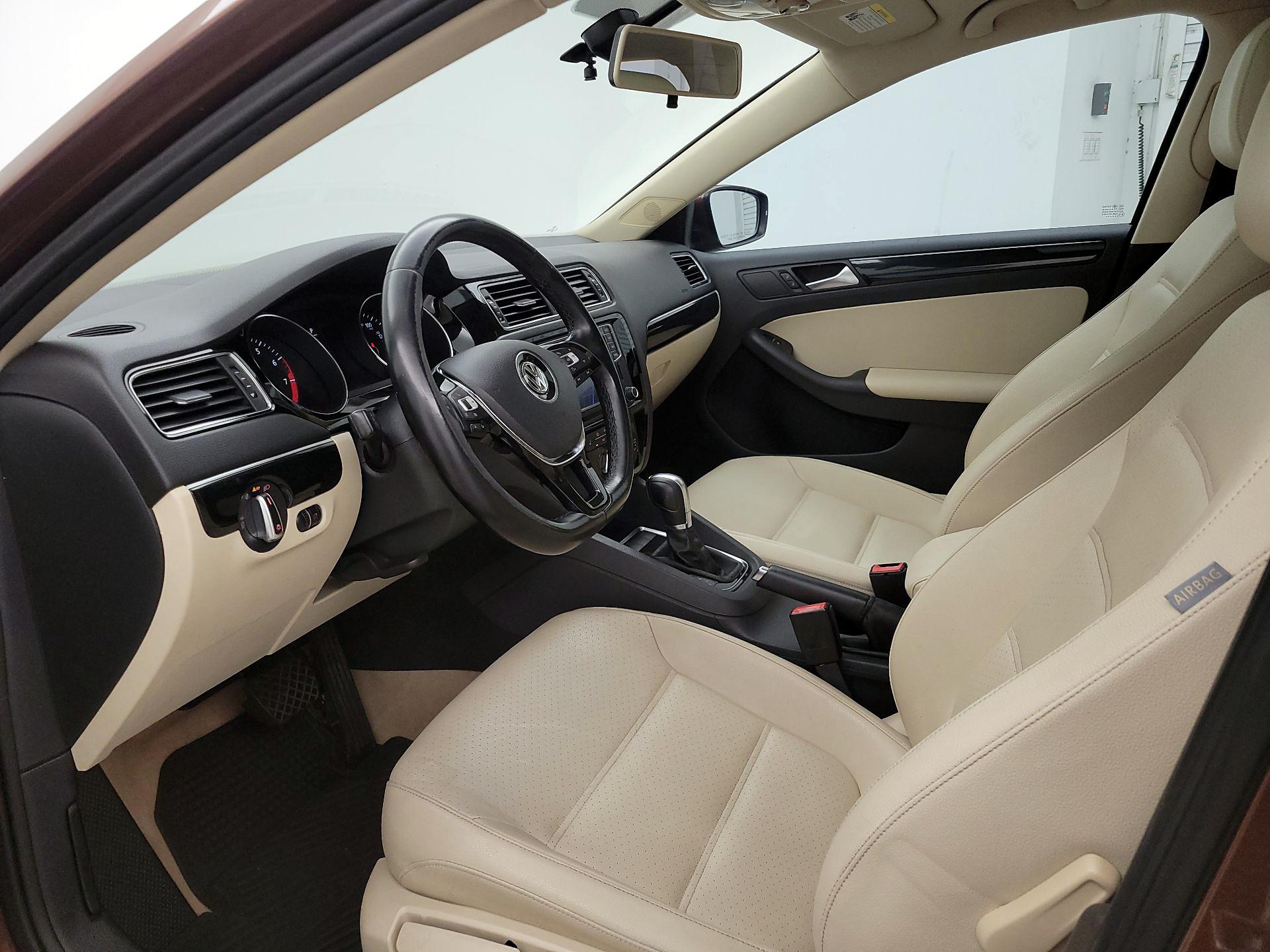 Thumbnail: 2016 Volkswagen Jetta - 11