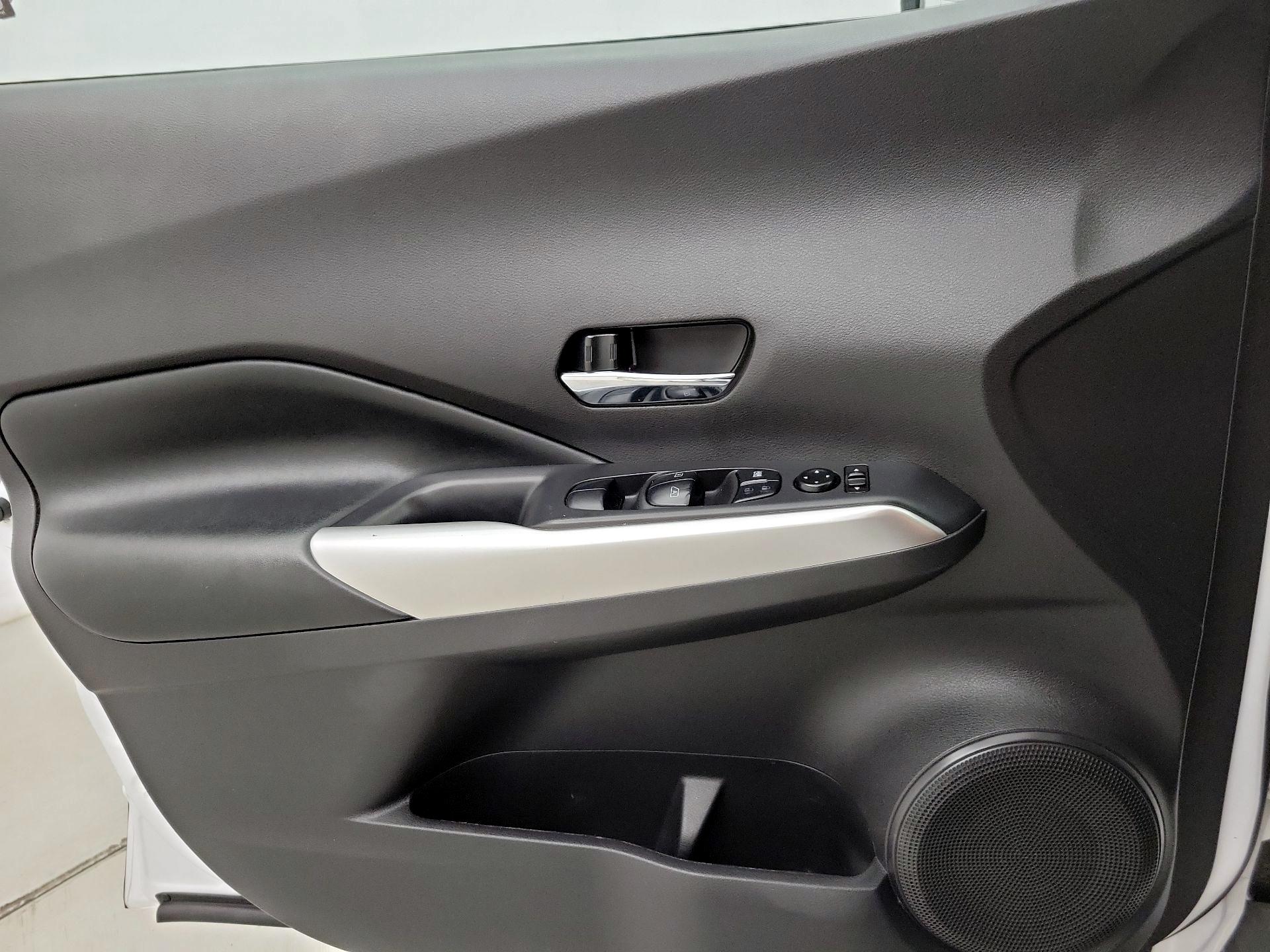 Thumbnail: 2020 Nissan Kicks - 12