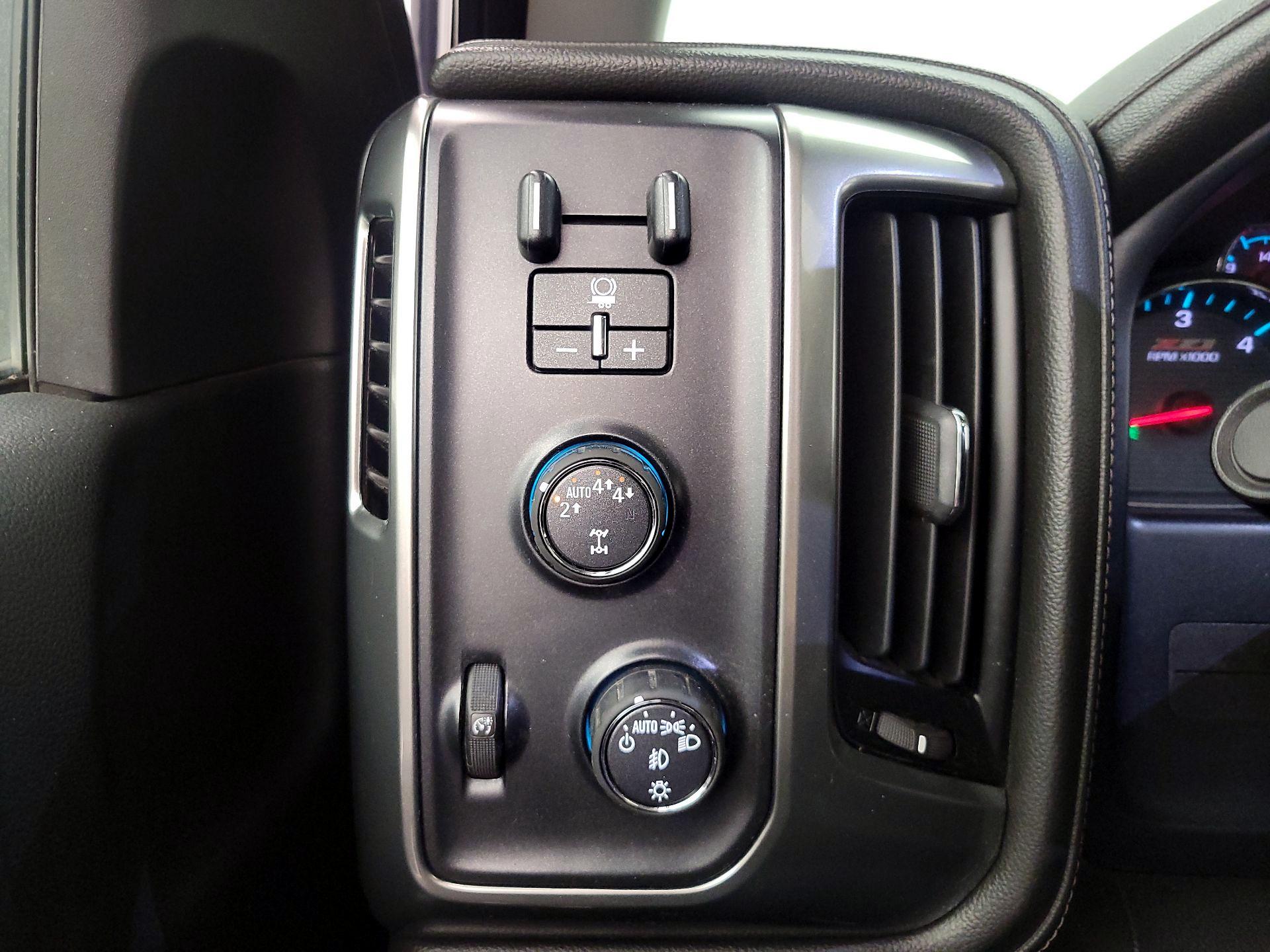 Thumbnail: 2018 Chevrolet Silverado 1500 - 13