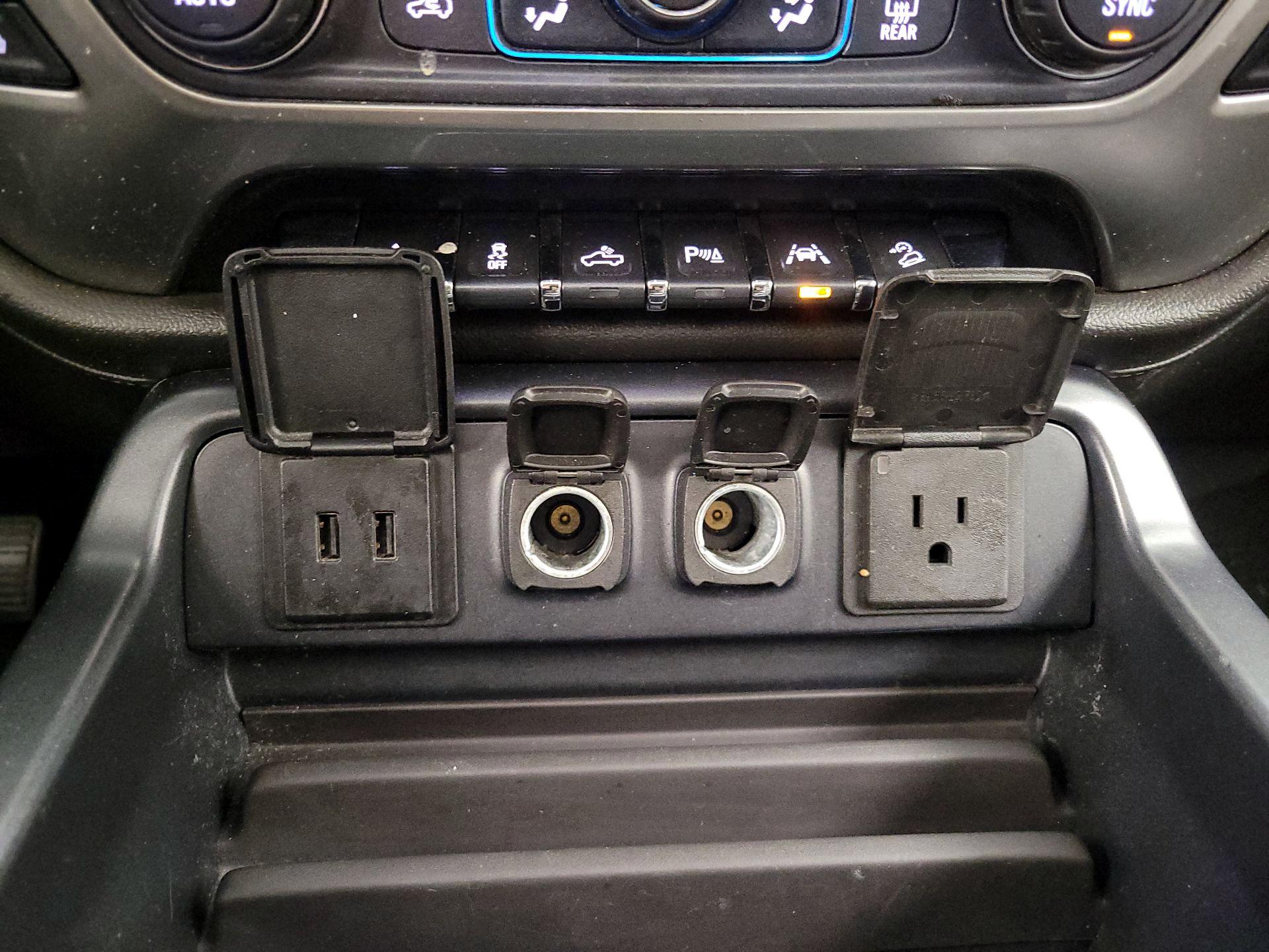 Thumbnail: 2018 Chevrolet Silverado 1500 - 19