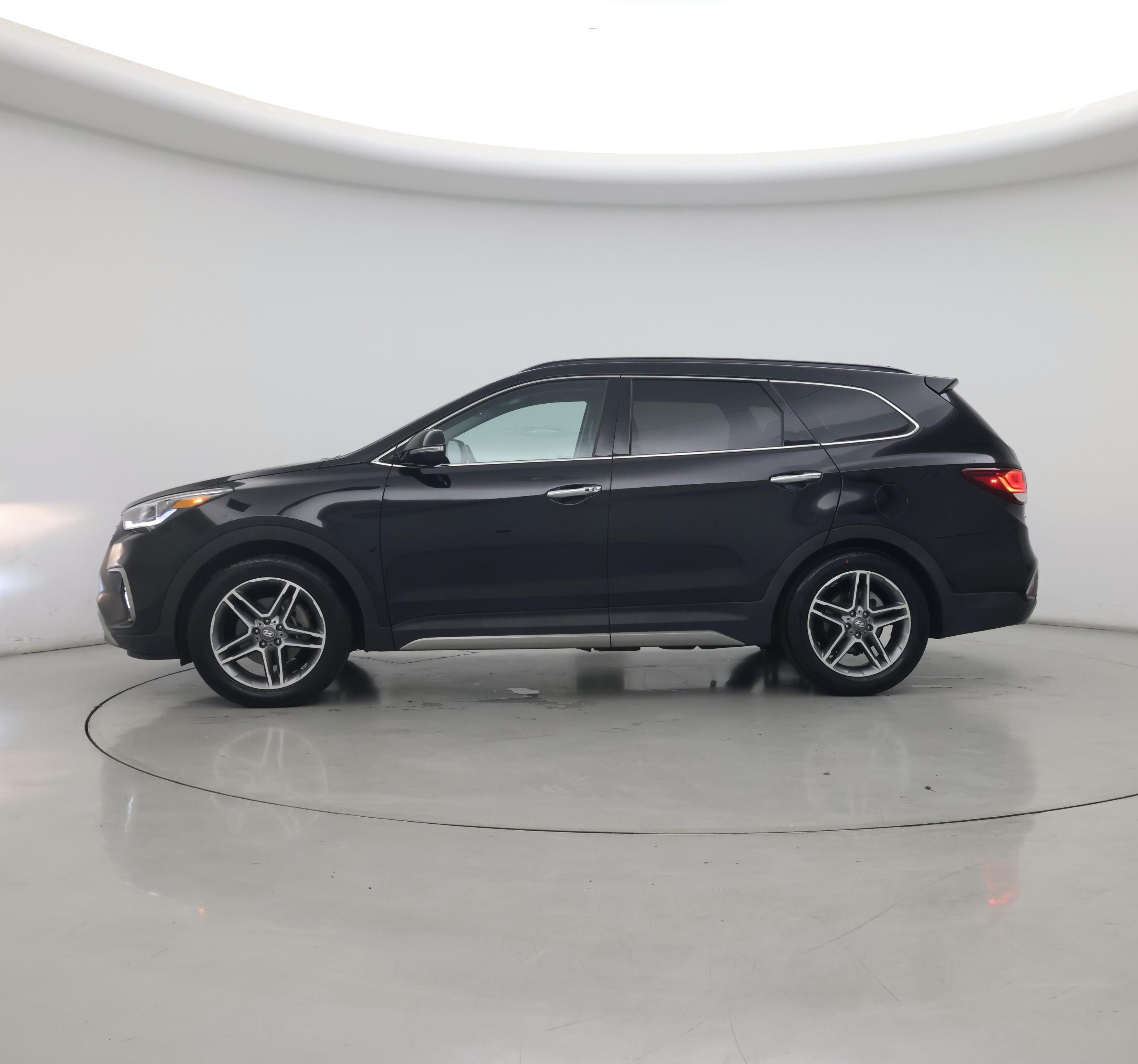 Thumbnail: 2017 Hyundai Santa Fe - 3