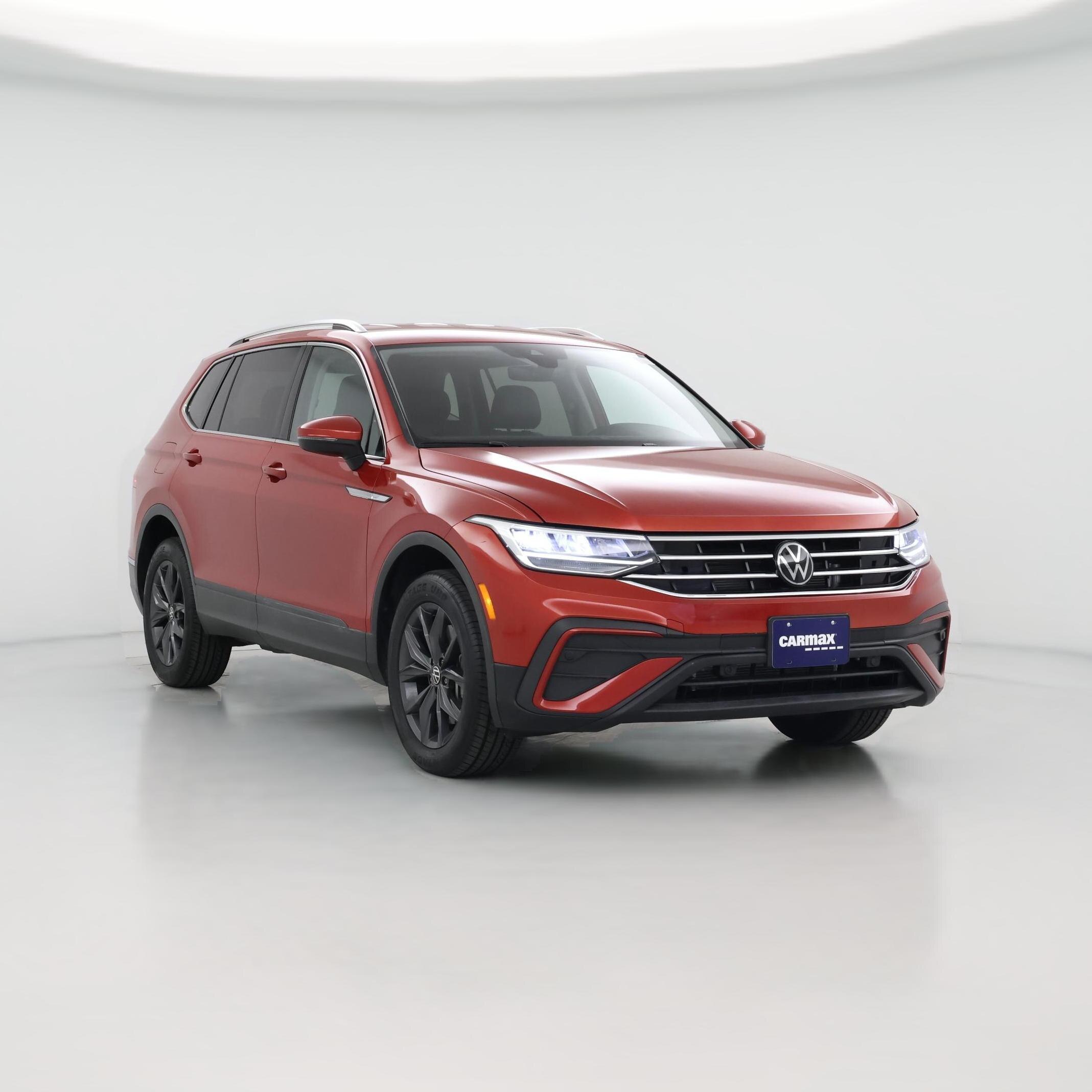 Thumbnail: 2023 Volkswagen Tiguan - 1