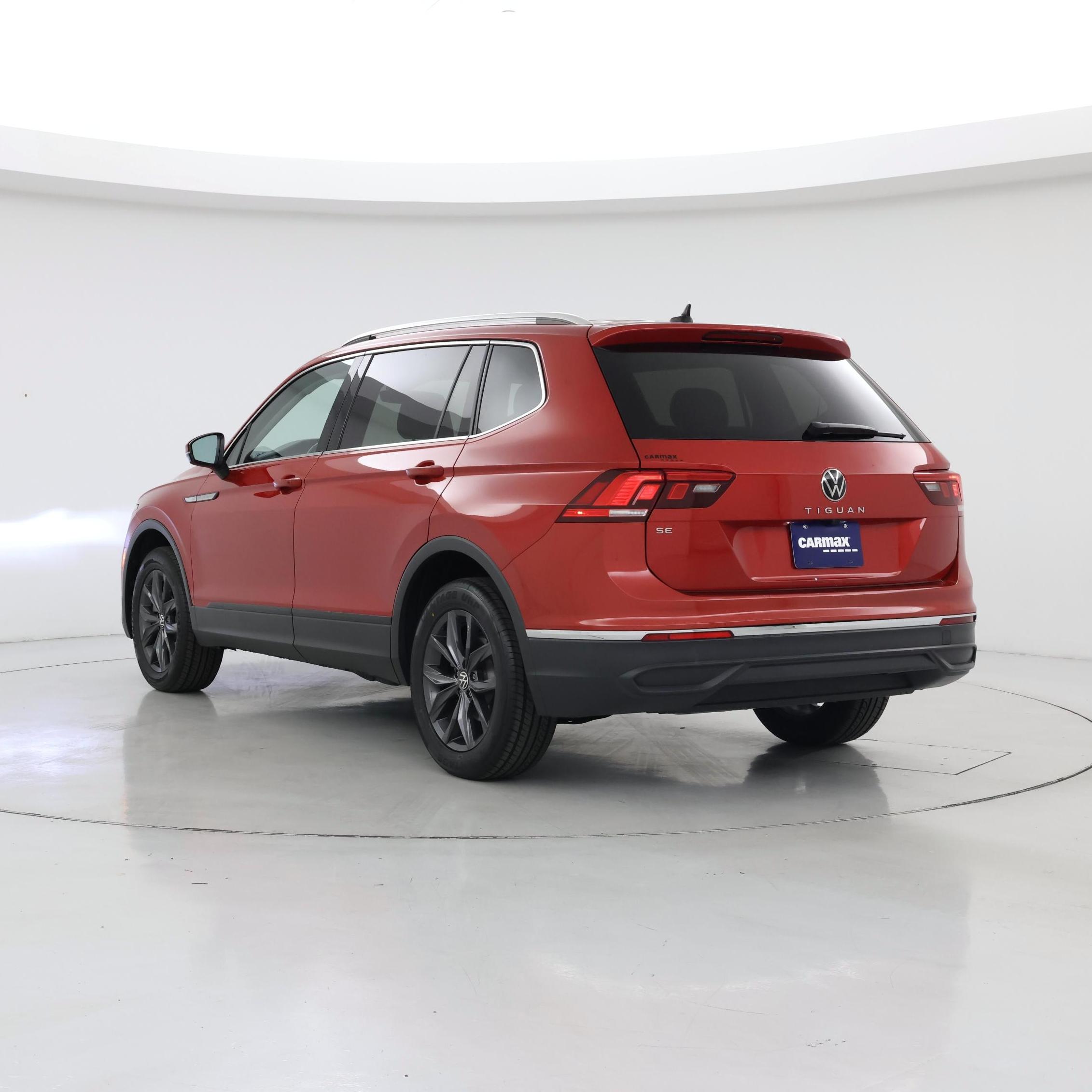 Thumbnail: 2023 Volkswagen Tiguan - 2