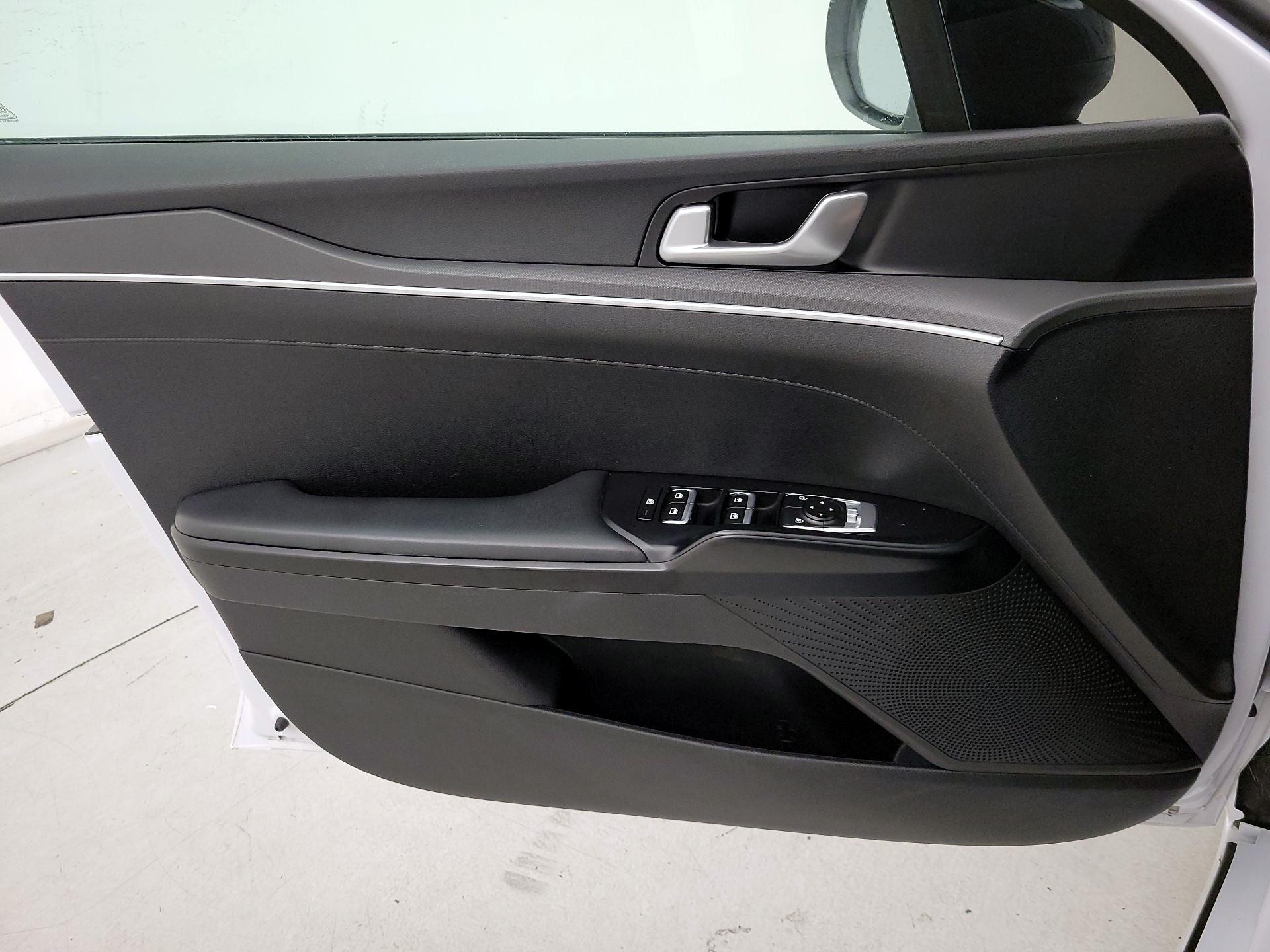 Thumbnail: 2022 Kia K5 - 12