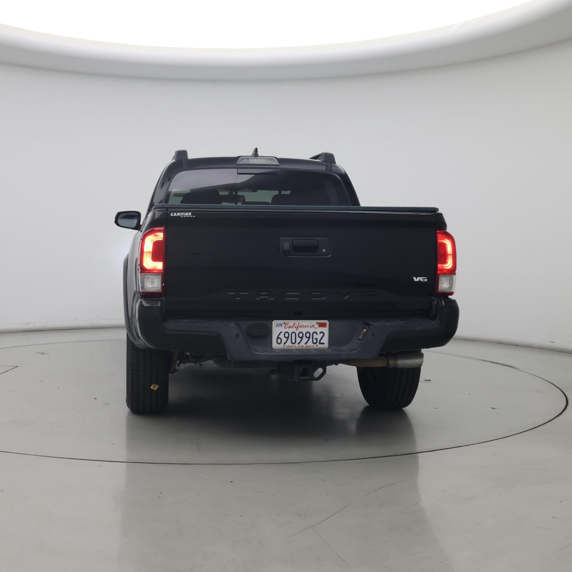 Thumbnail: 2017 Toyota Tacoma - 6