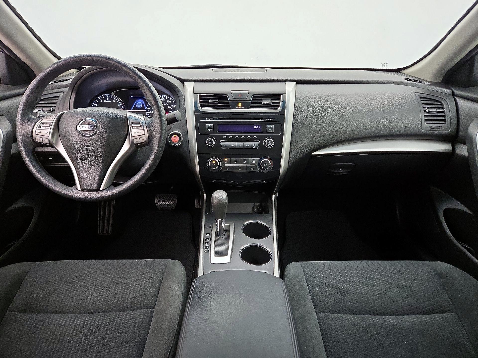 Thumbnail: 2015 Nissan Altima - 9