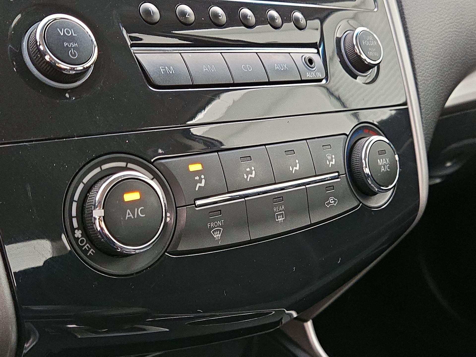 Thumbnail: 2015 Nissan Altima - 15