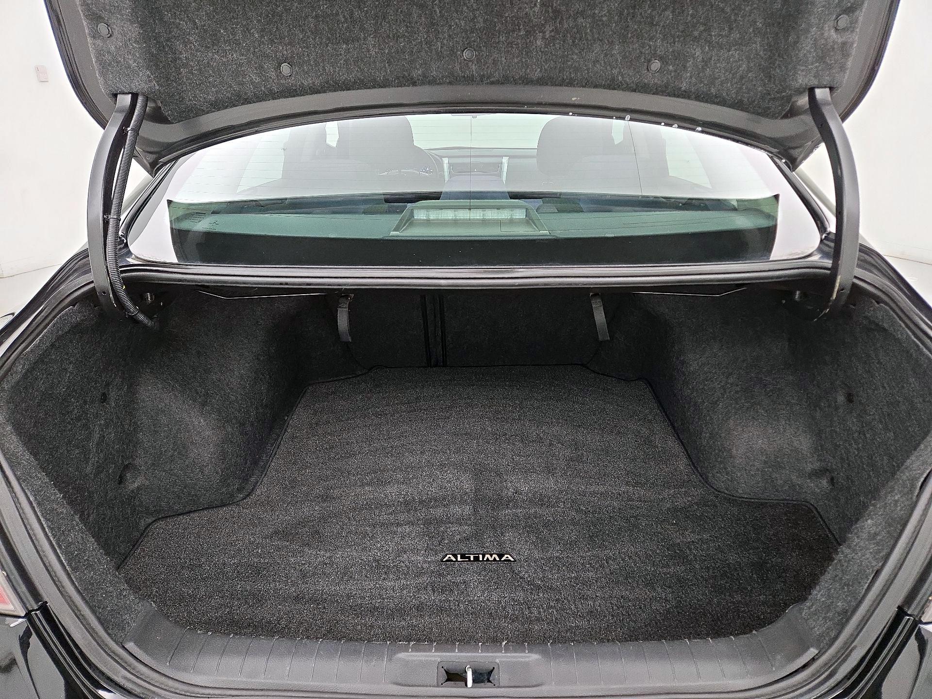 Thumbnail: 2015 Nissan Altima - 19