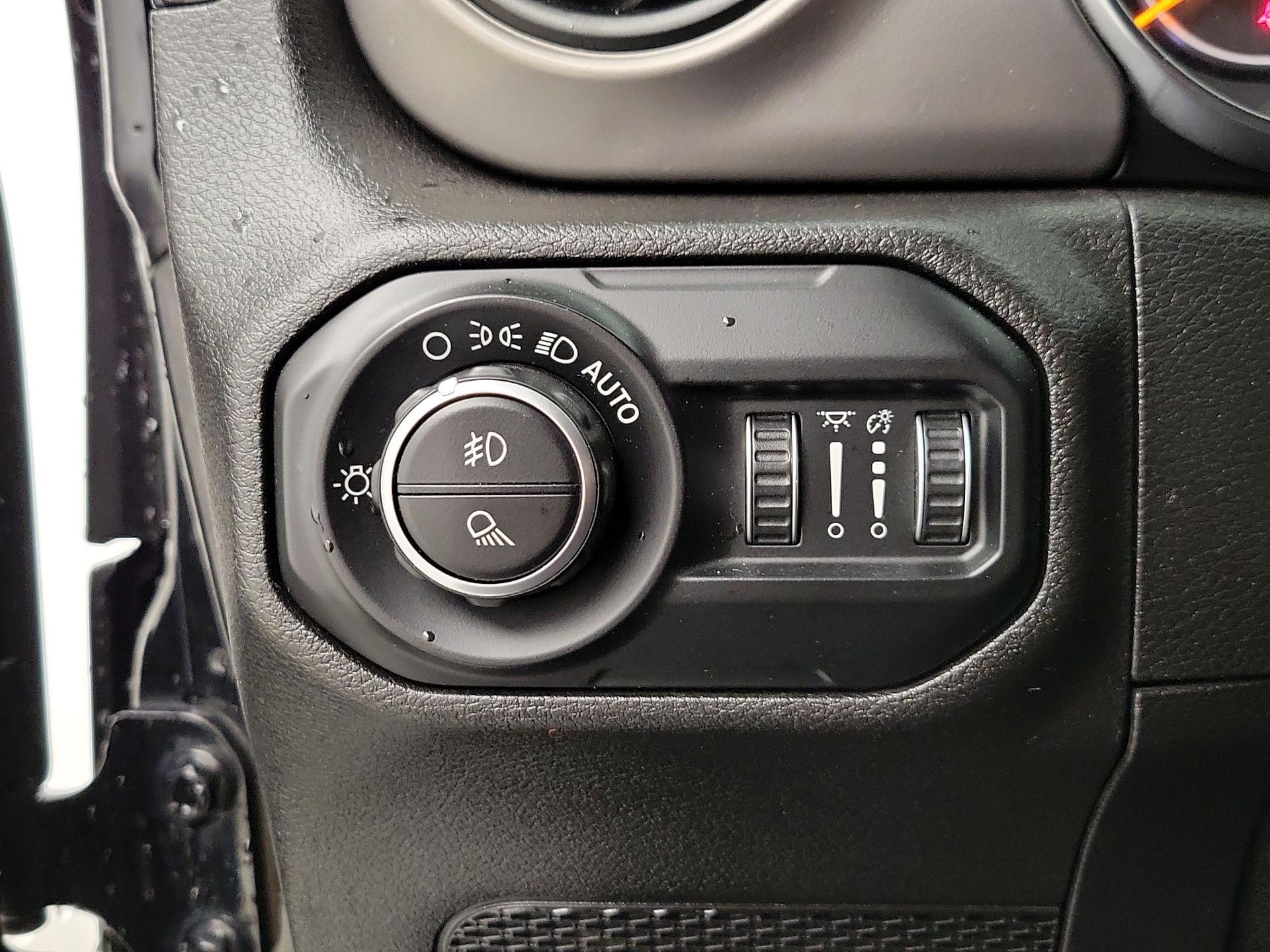 Thumbnail: 2020 Jeep Gladiator - 13