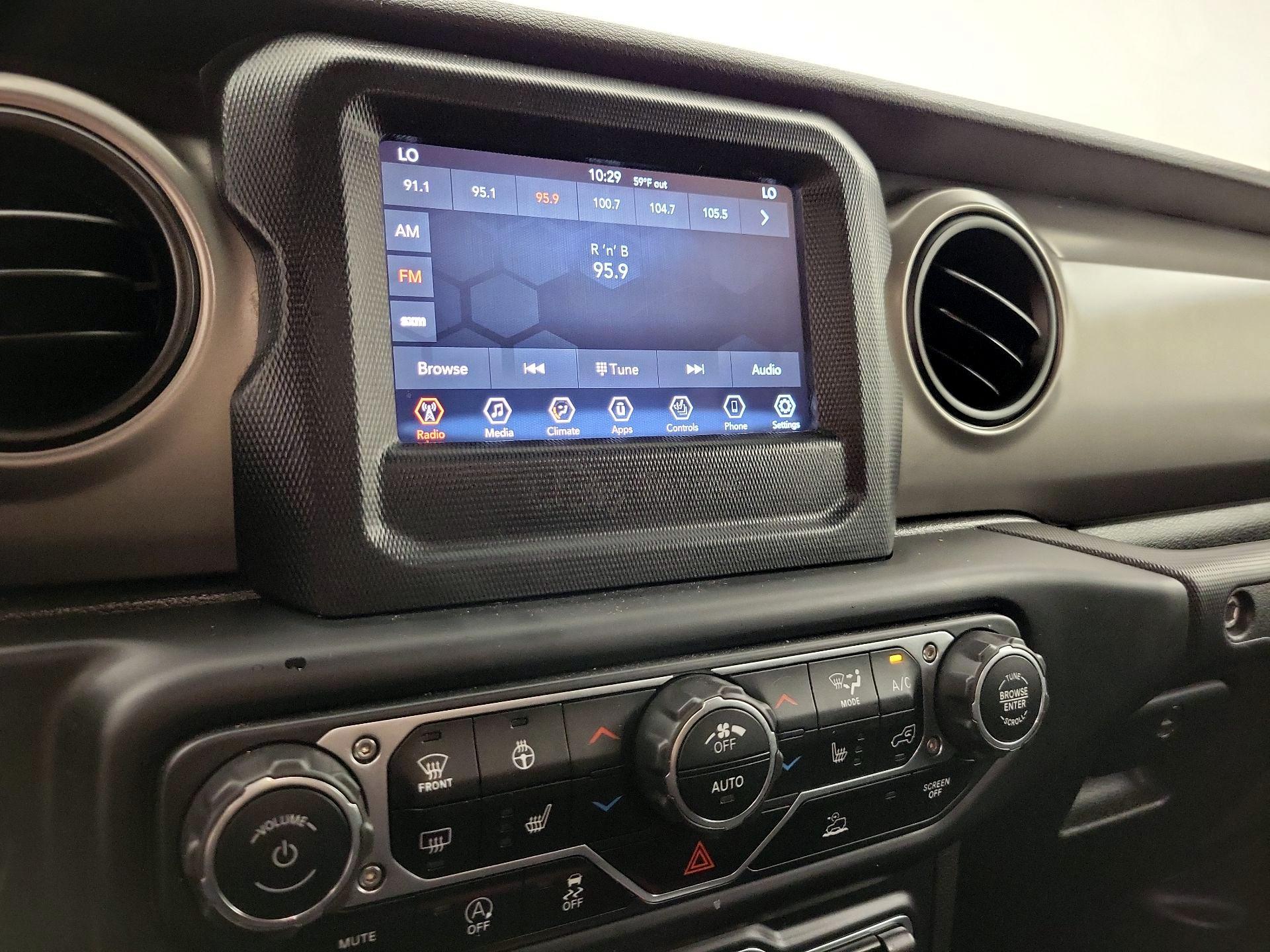 Thumbnail: 2020 Jeep Gladiator - 15