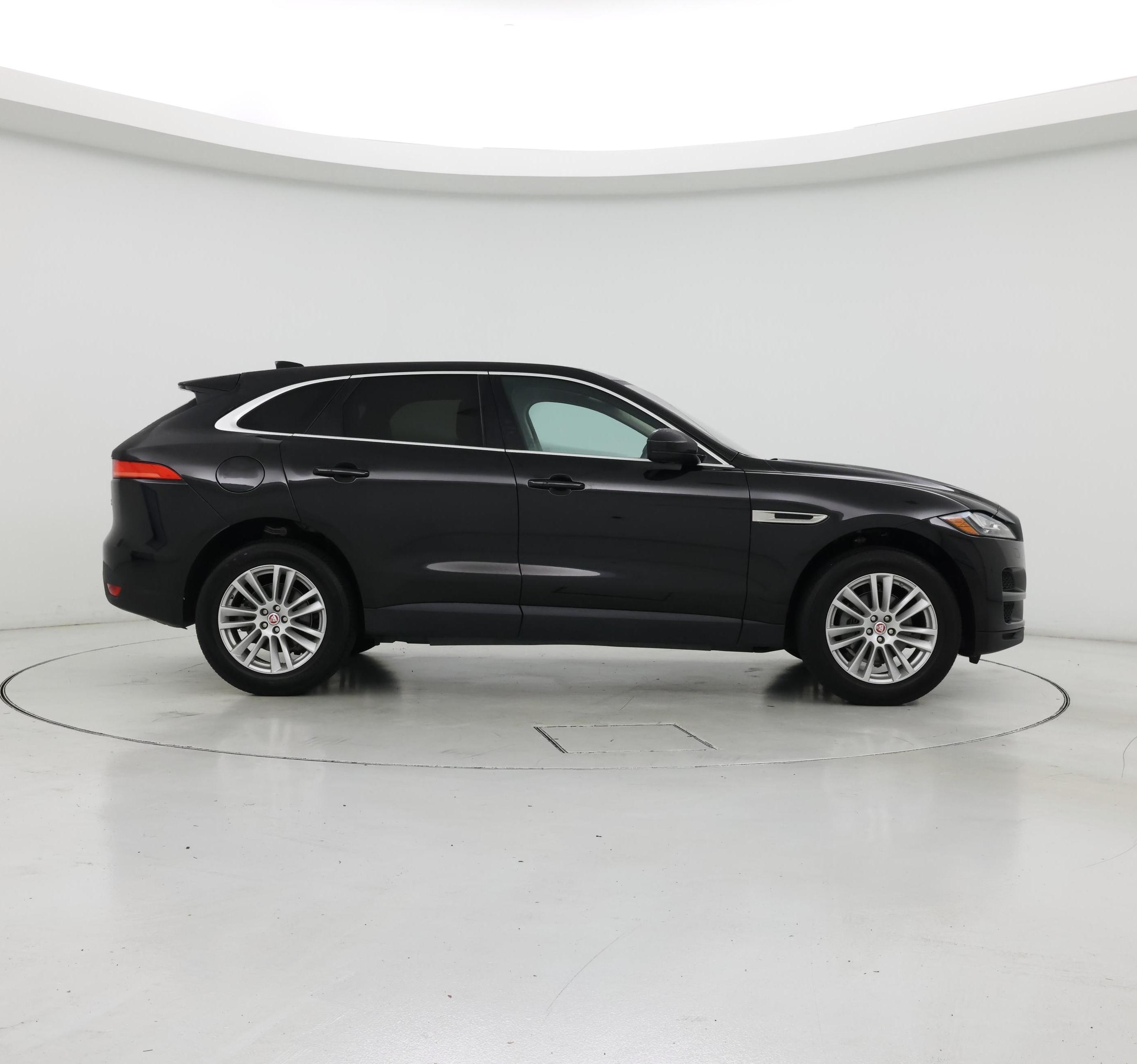 Thumbnail: 2018 Jaguar F-Pace - 7