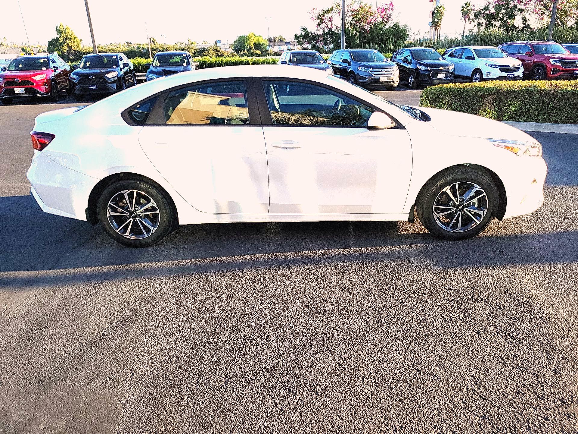 Thumbnail: 2024 Kia Forte - 4