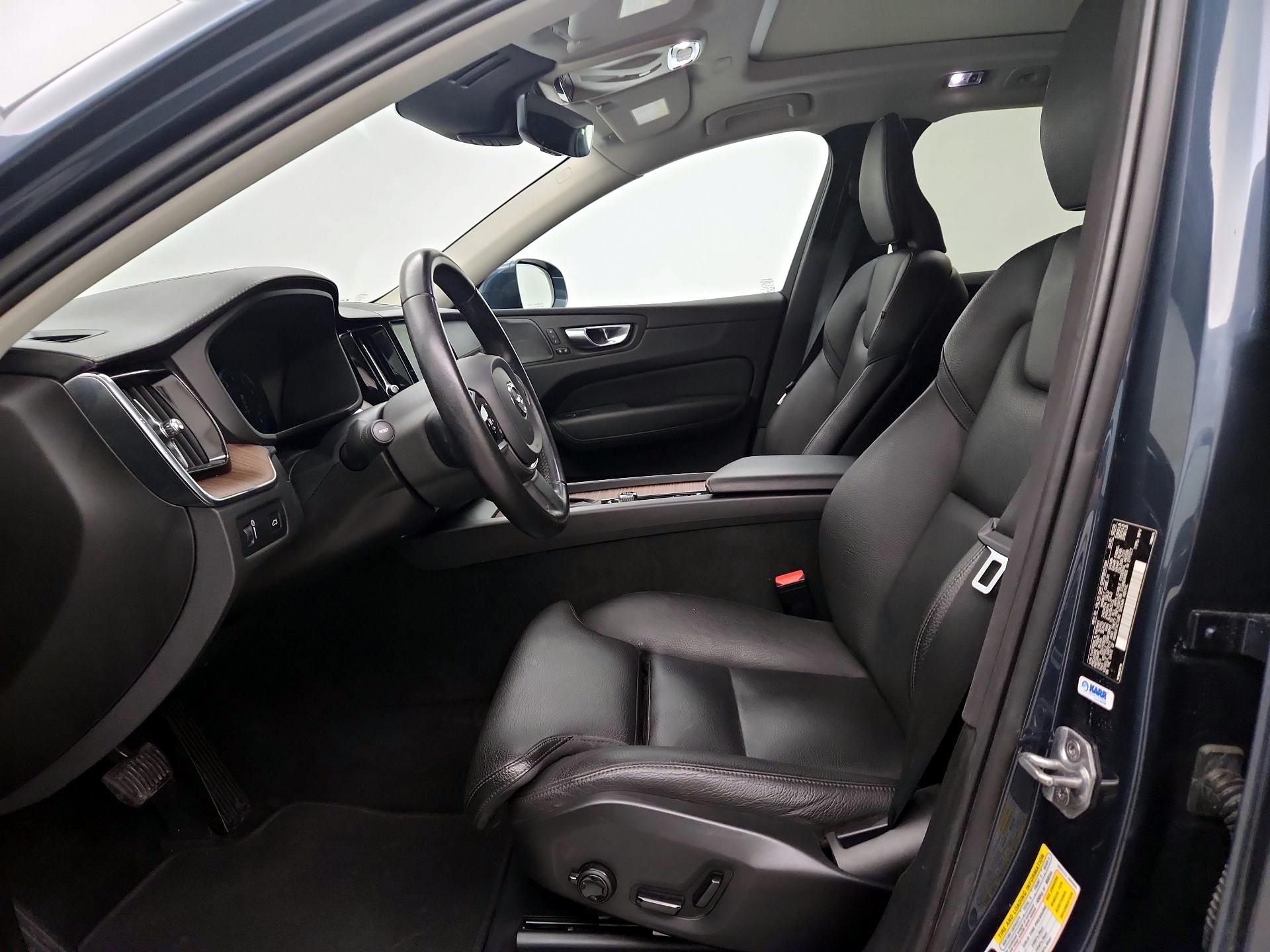 Thumbnail: 2020 Volvo XC60 - 11