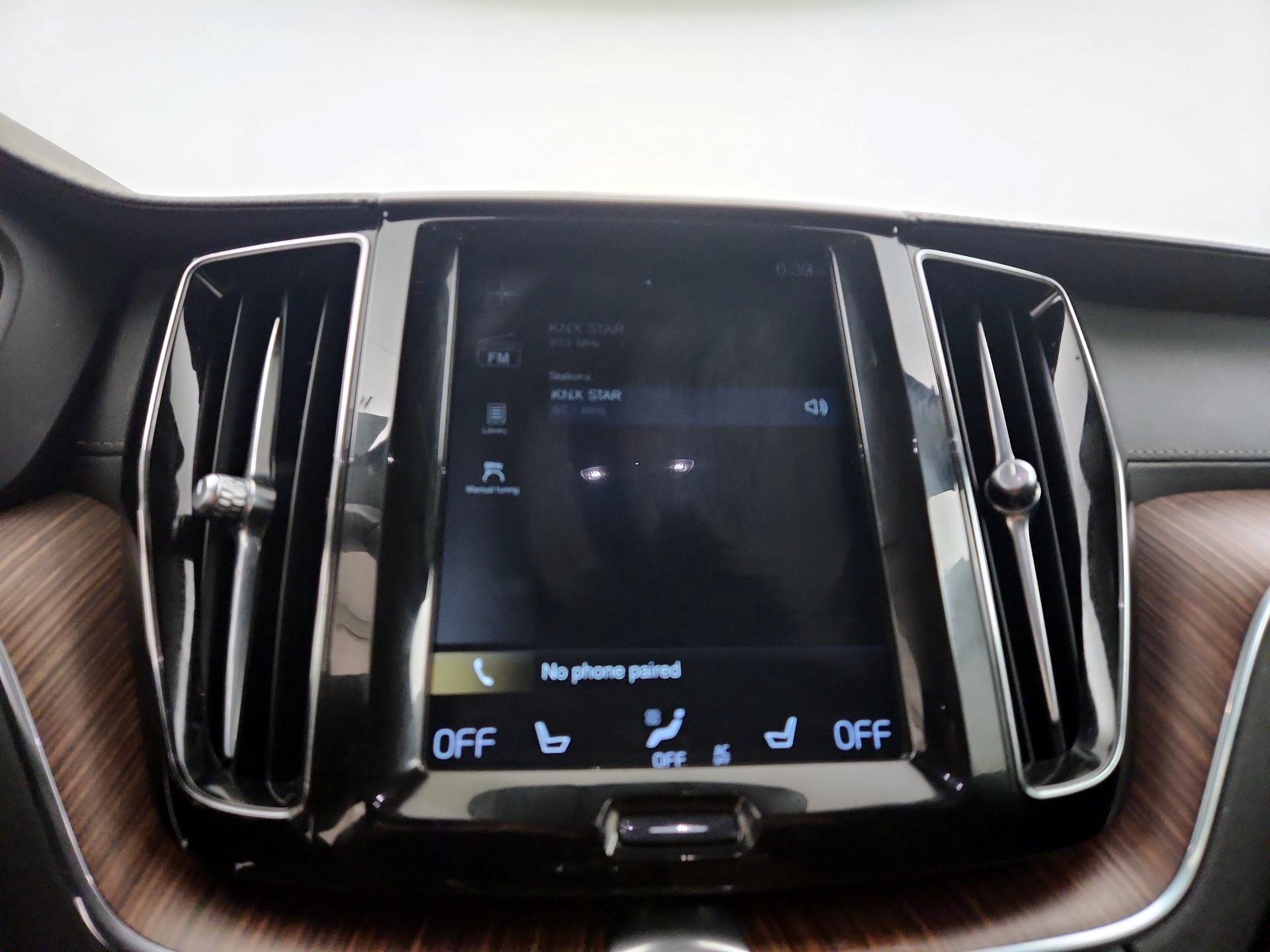 Thumbnail: 2020 Volvo XC60 - 16