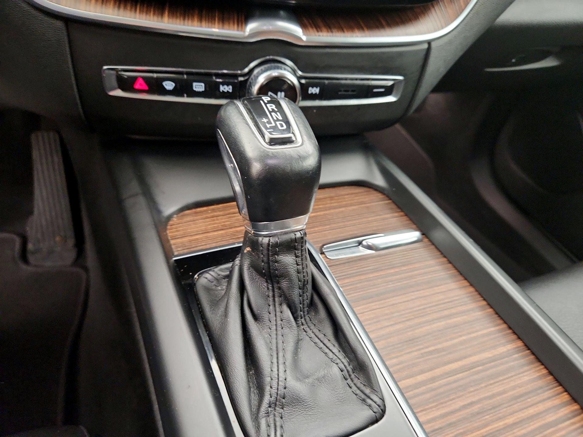 Thumbnail: 2020 Volvo XC60 - 18