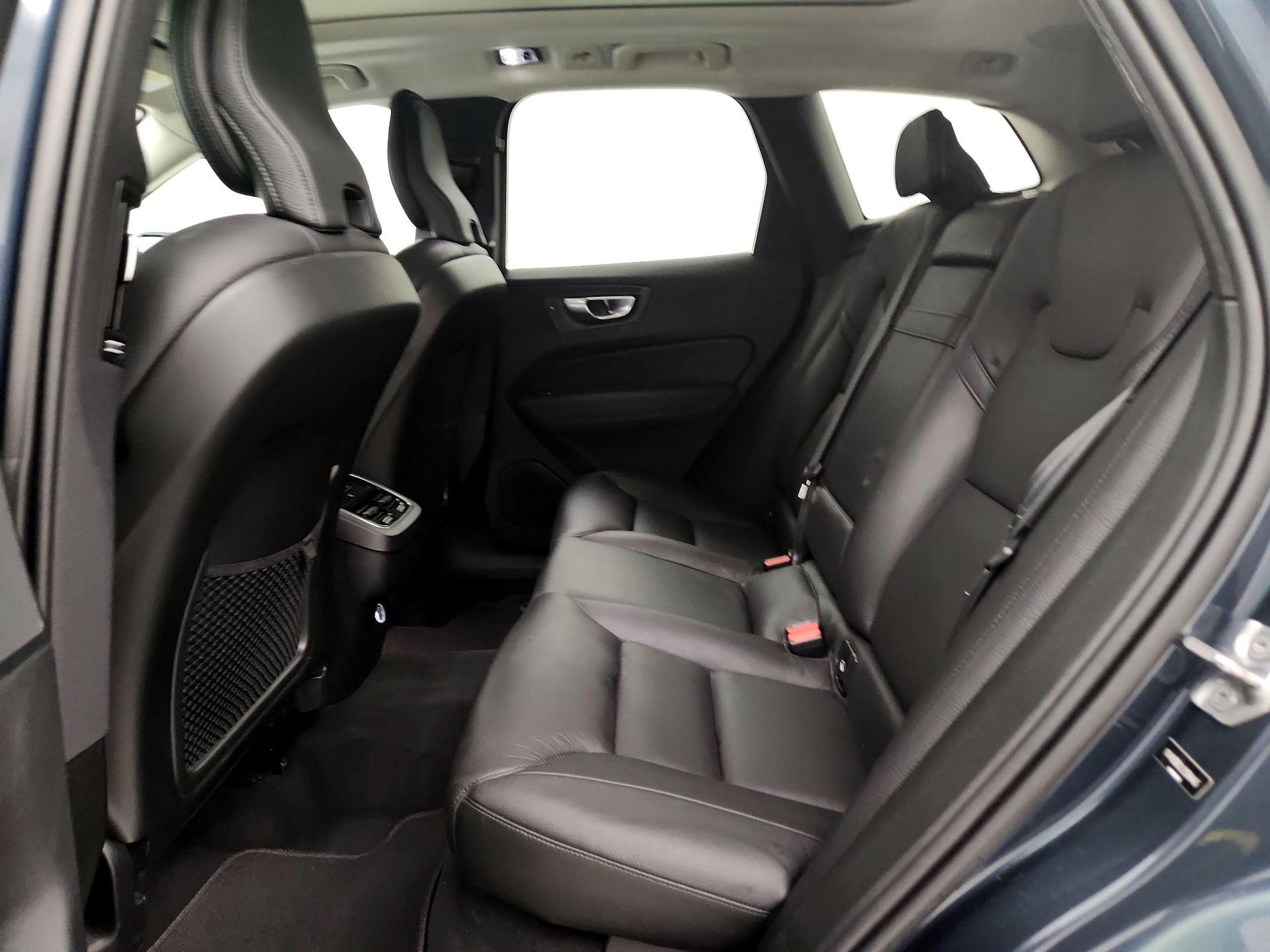 Thumbnail: 2020 Volvo XC60 - 20