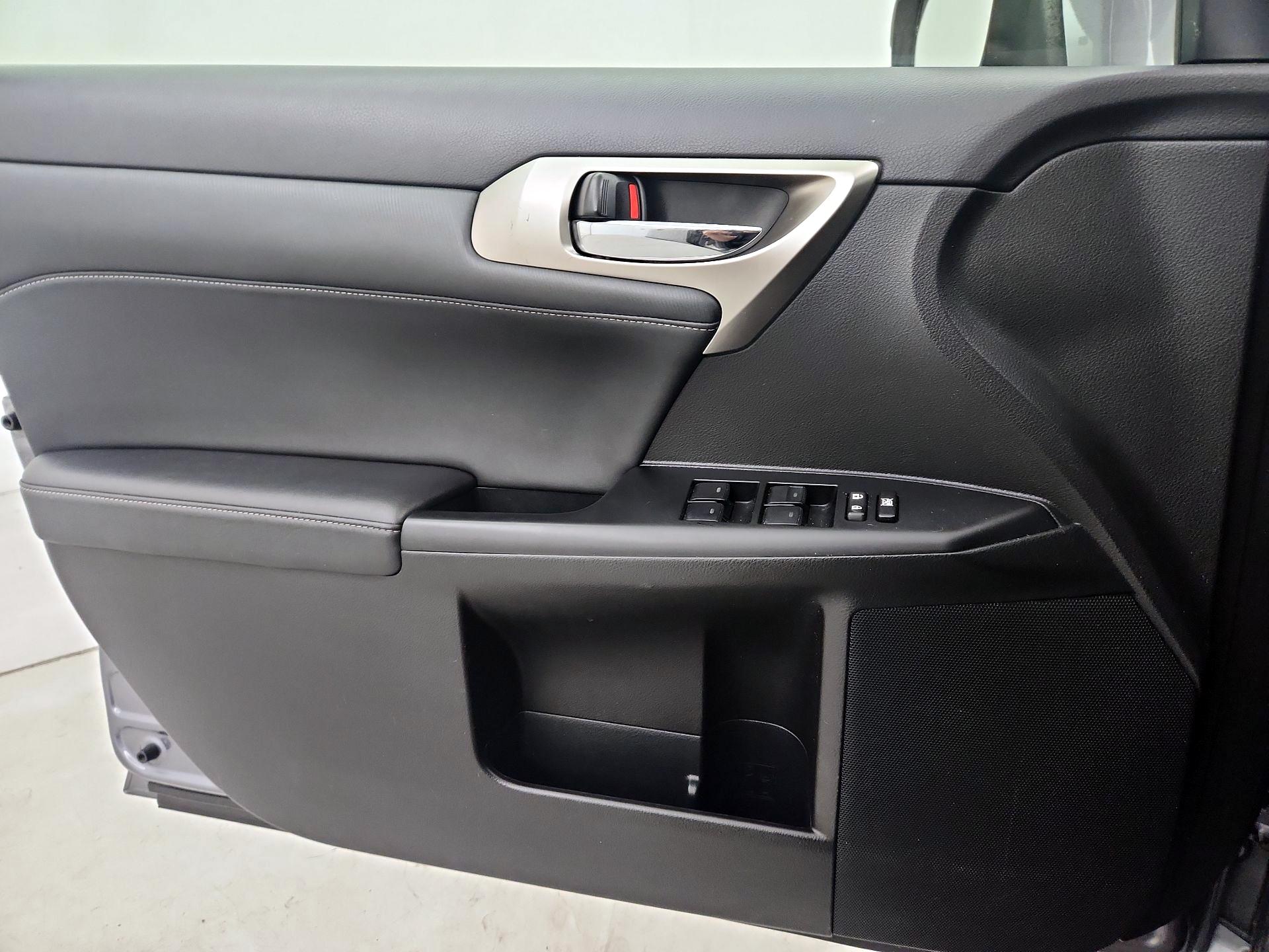 Thumbnail: 2015 Lexus CT - 12