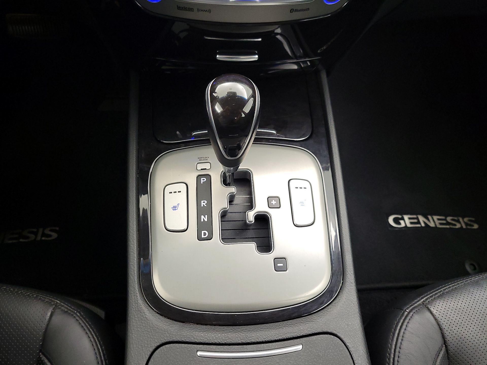 Thumbnail: 2014 Hyundai Genesis - 18