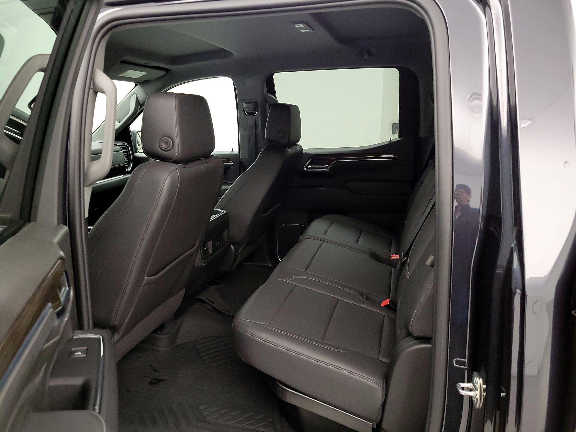 Thumbnail: 2024 Chevrolet Silverado 1500 - 19
