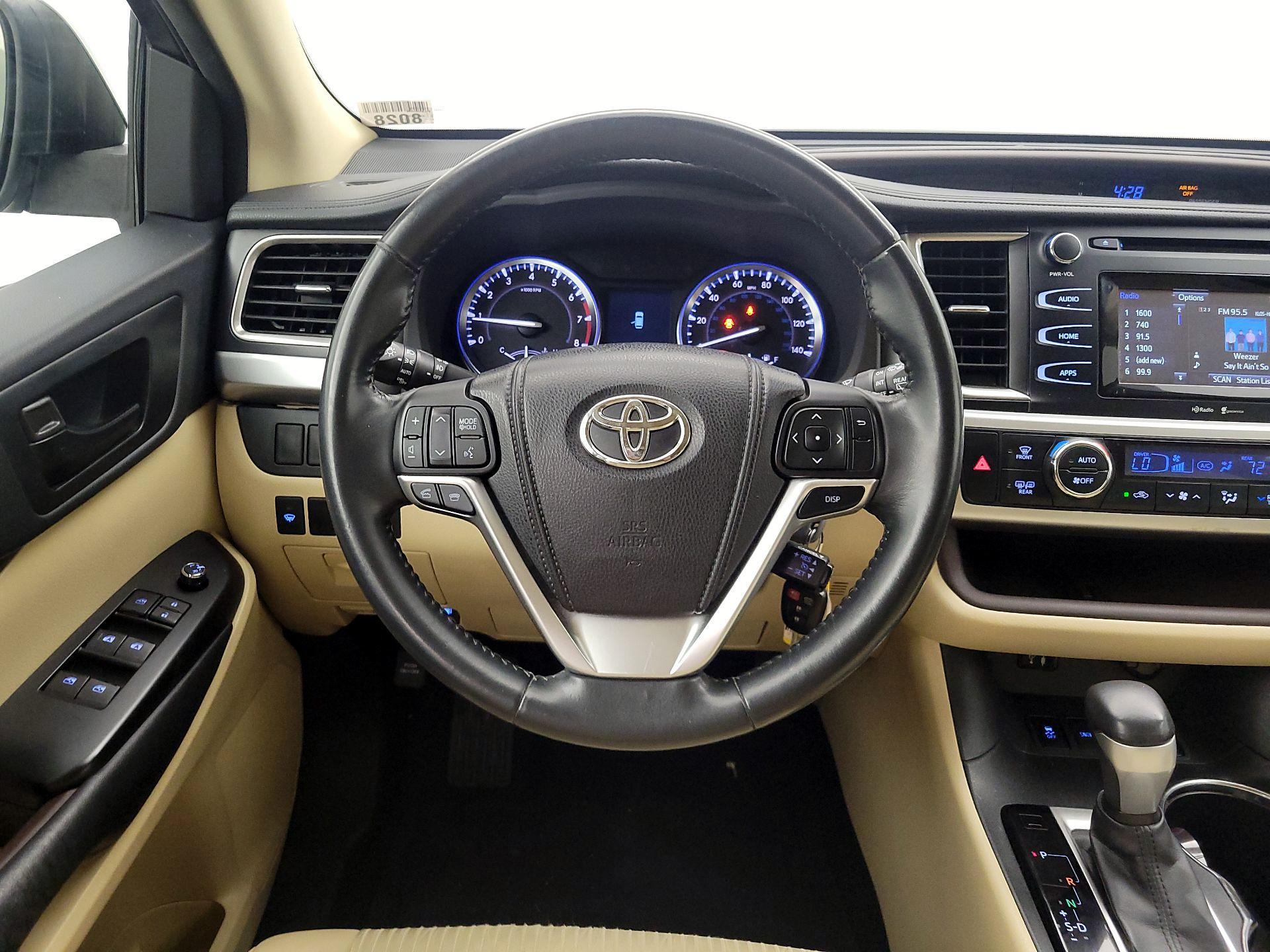 Thumbnail: 2014 Toyota Highlander - 10
